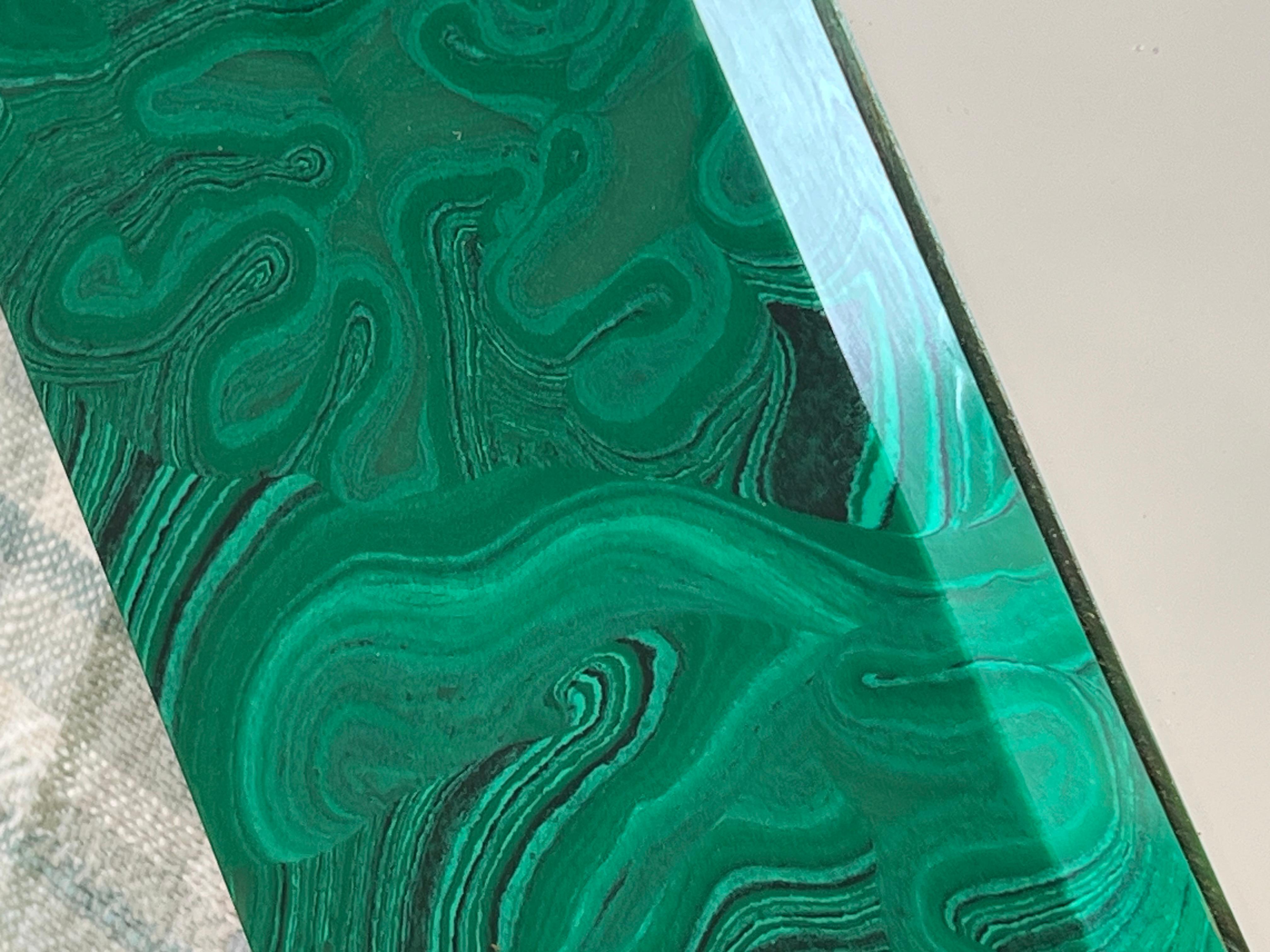 Résine Miroir octogonal inhabituel en résine de malachite, années 1970 en vente