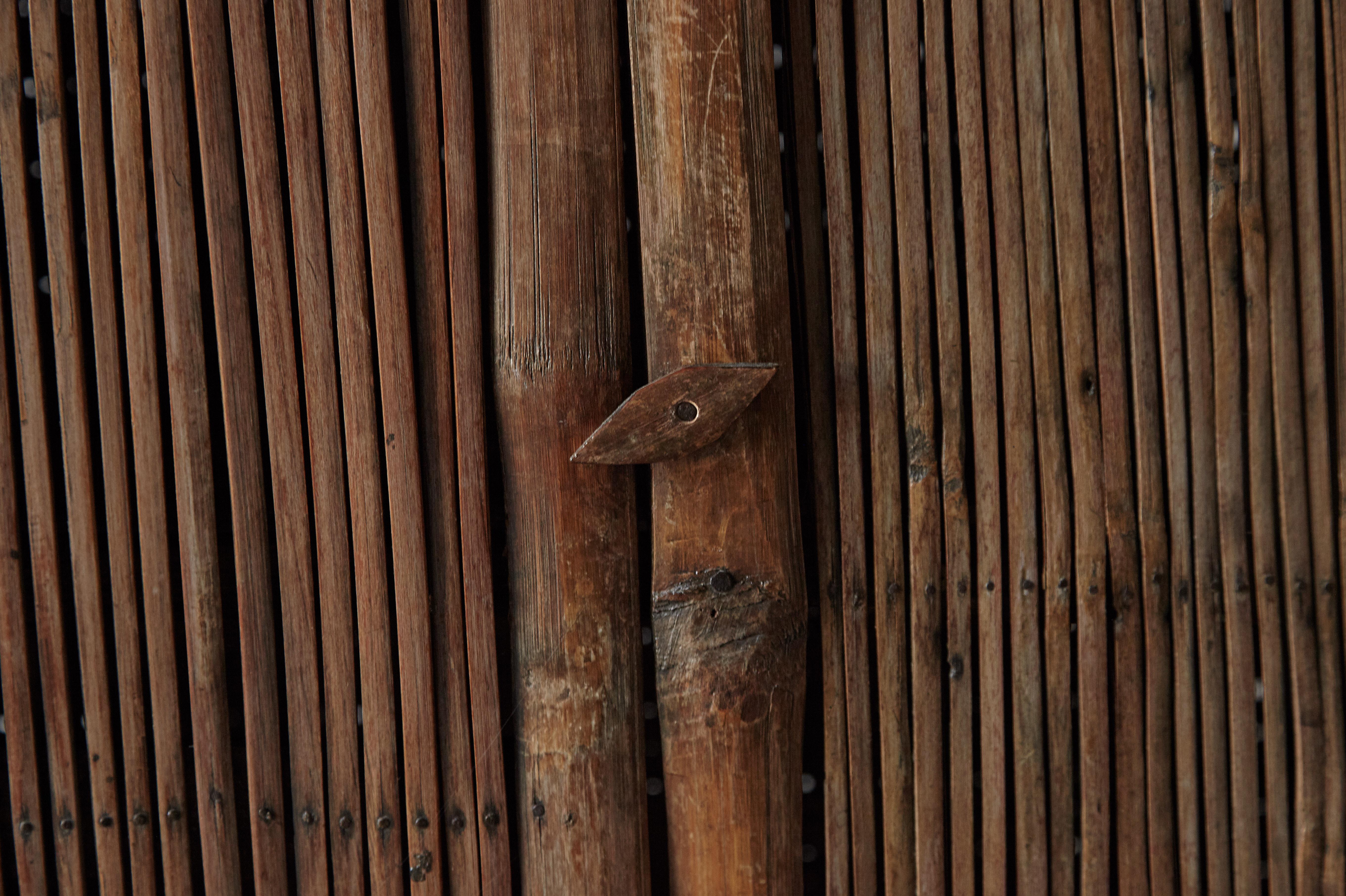 Asiatique Armoire en bambou ancien inhabituel en vente