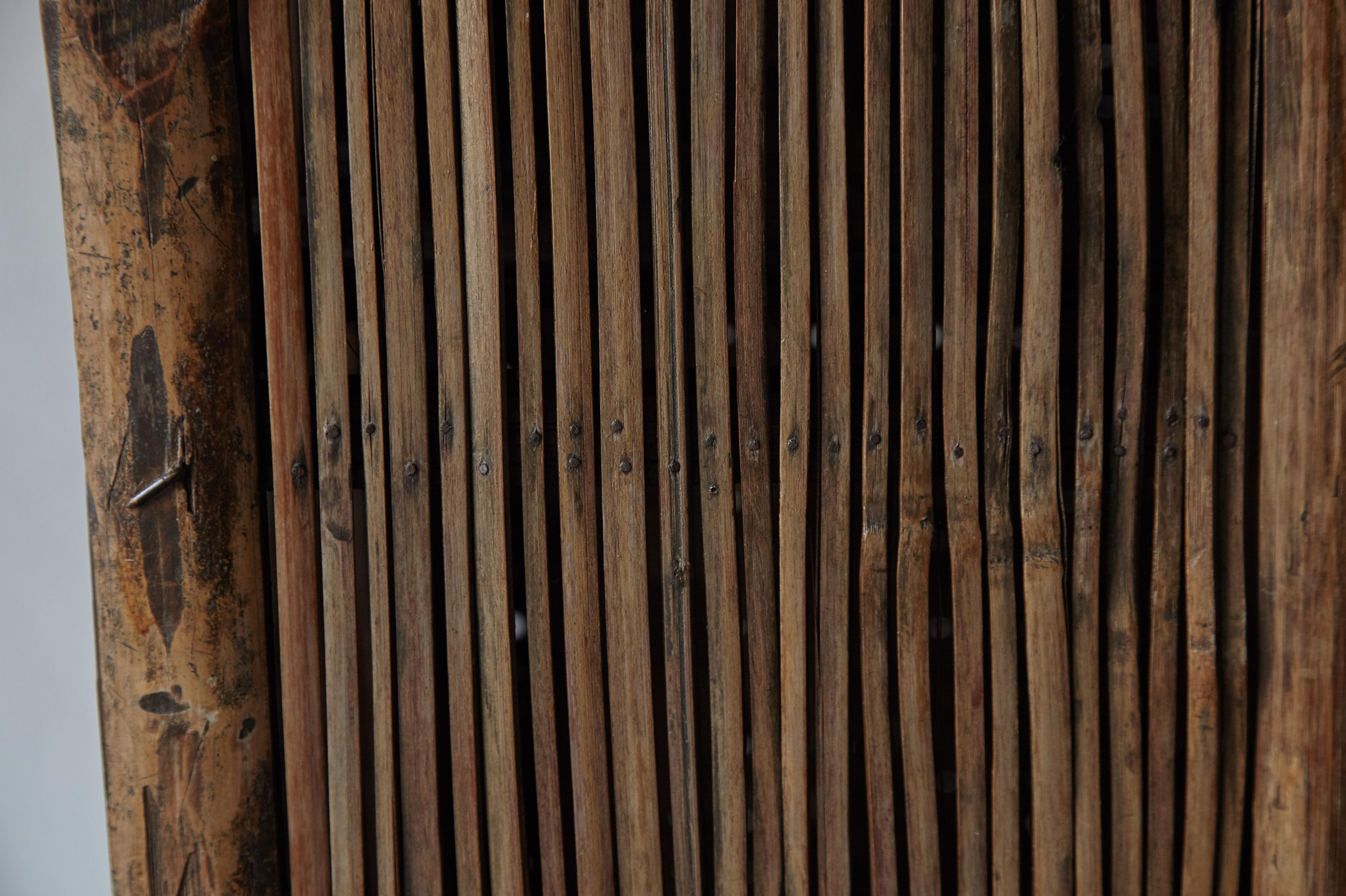 Ungewöhnlicher alter Bambus-Schrank im Angebot 1