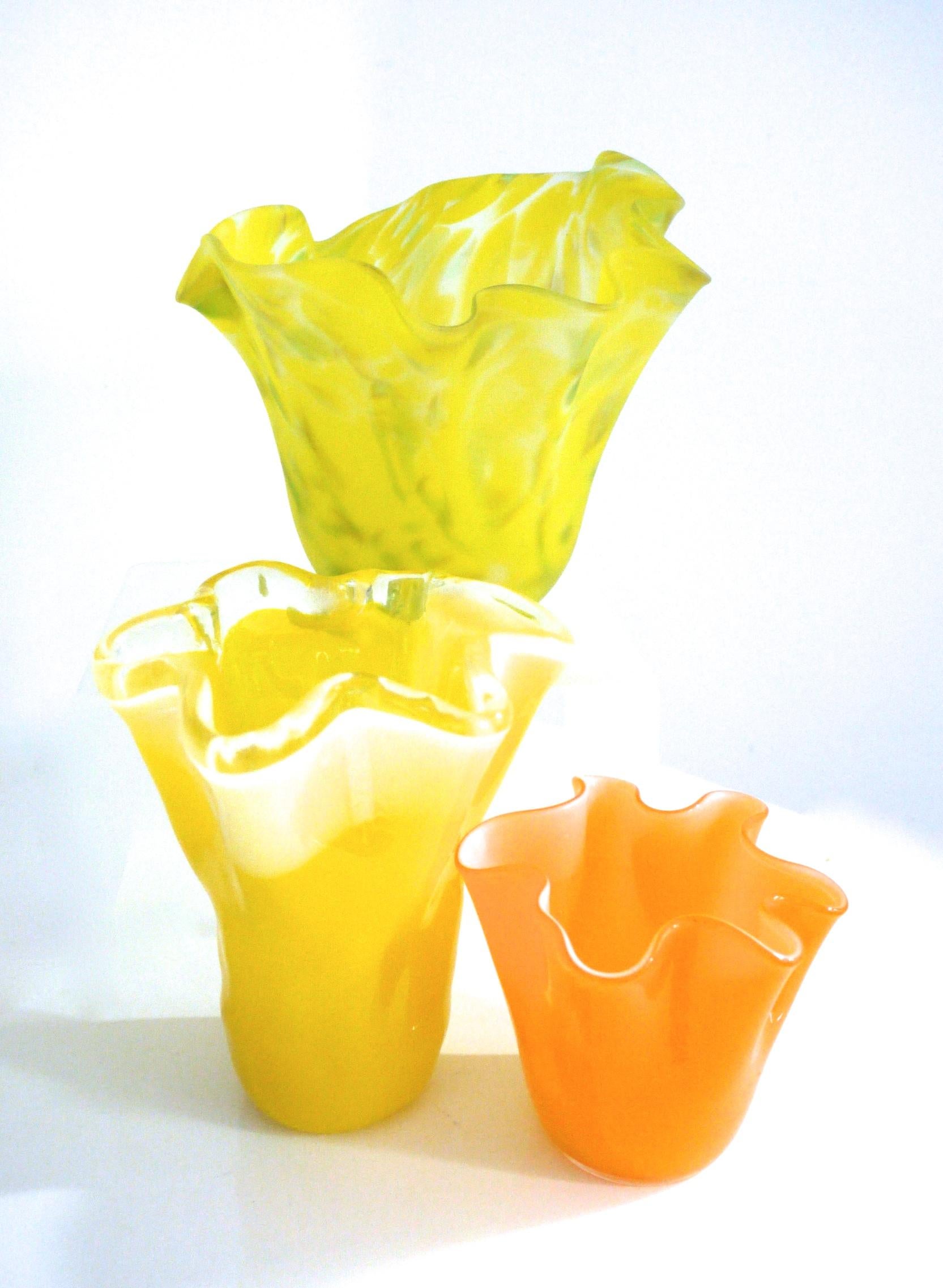 Bianconi Venini Opalescent 'Fazzoletto' Handkerchief Vase, 1960s Yellow Glass In Good Condition For Sale In Halstead, GB