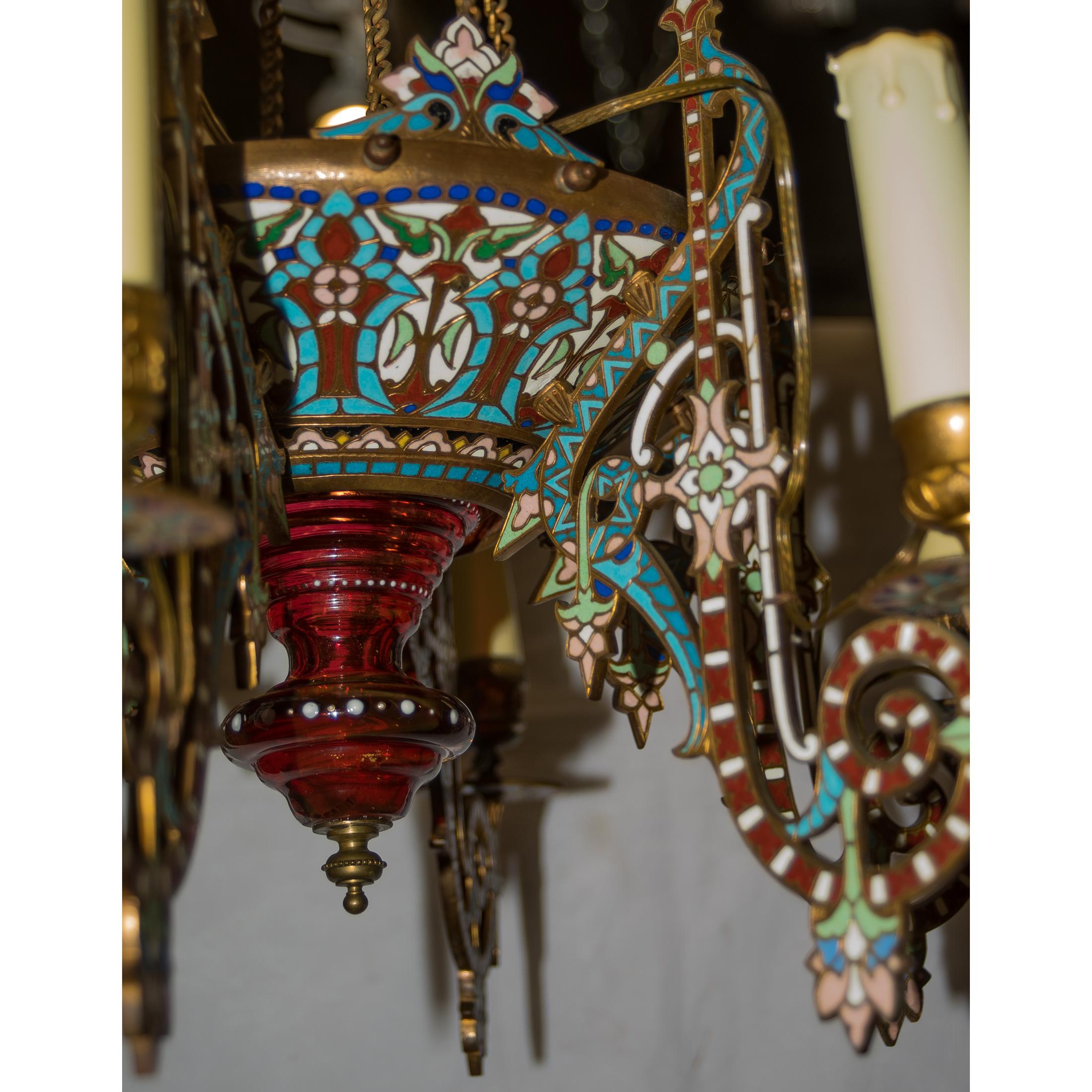 Außergewöhnlicher orientalischer vergoldeter und mit Emaille verzierter Kronleuchter mit sechs Lichtern (Champlevé)