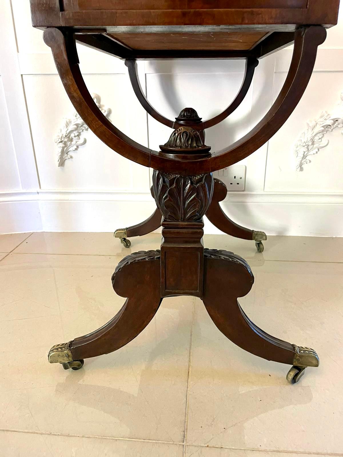 Unusual Outstanding Quality Antique Freestanding Figured Mahogany Centre Table For Sale 5
