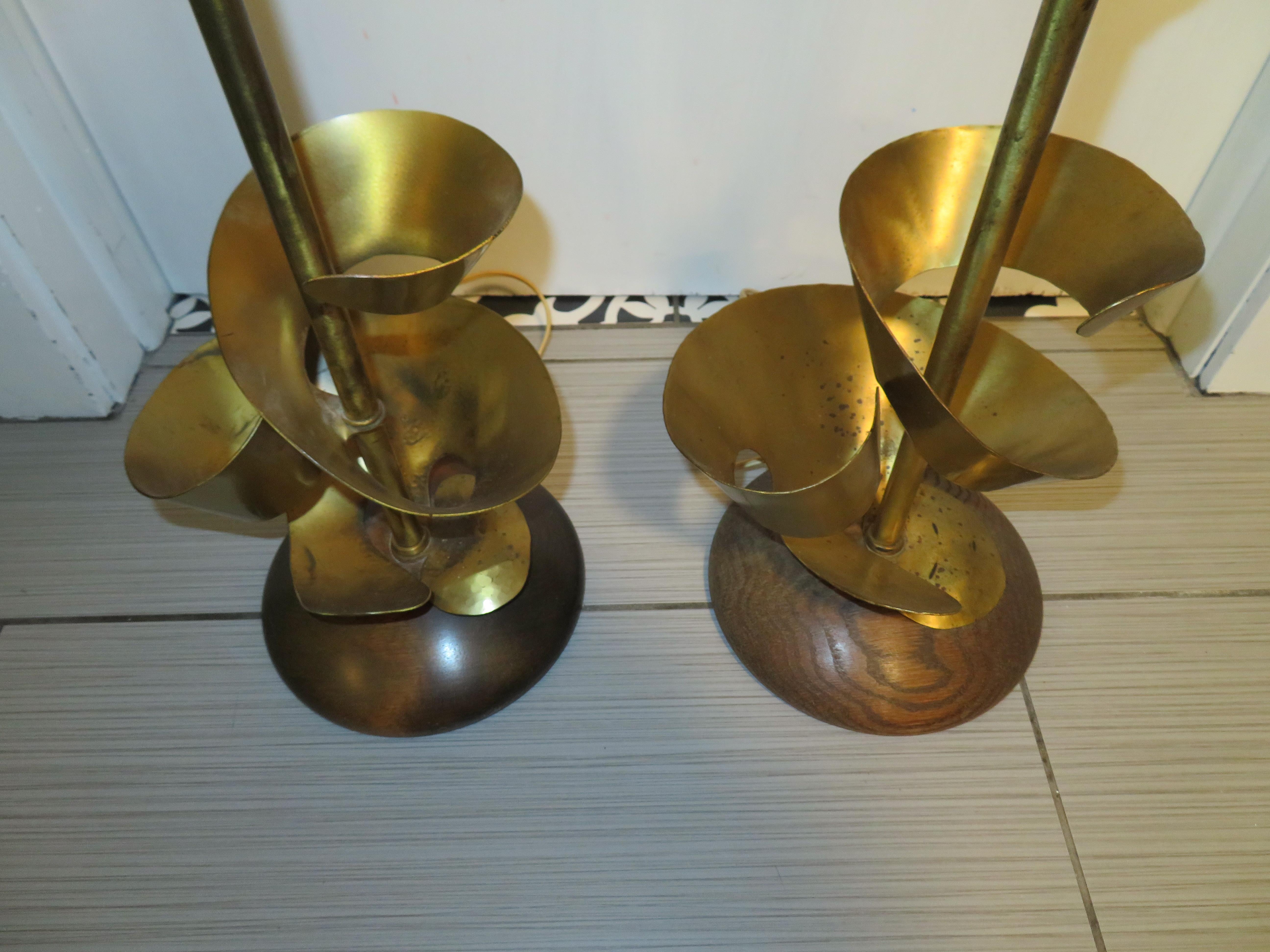 Unusual Pair of Brass Abstract Heifetz Lamps Mid-Century Modern For Sale 3