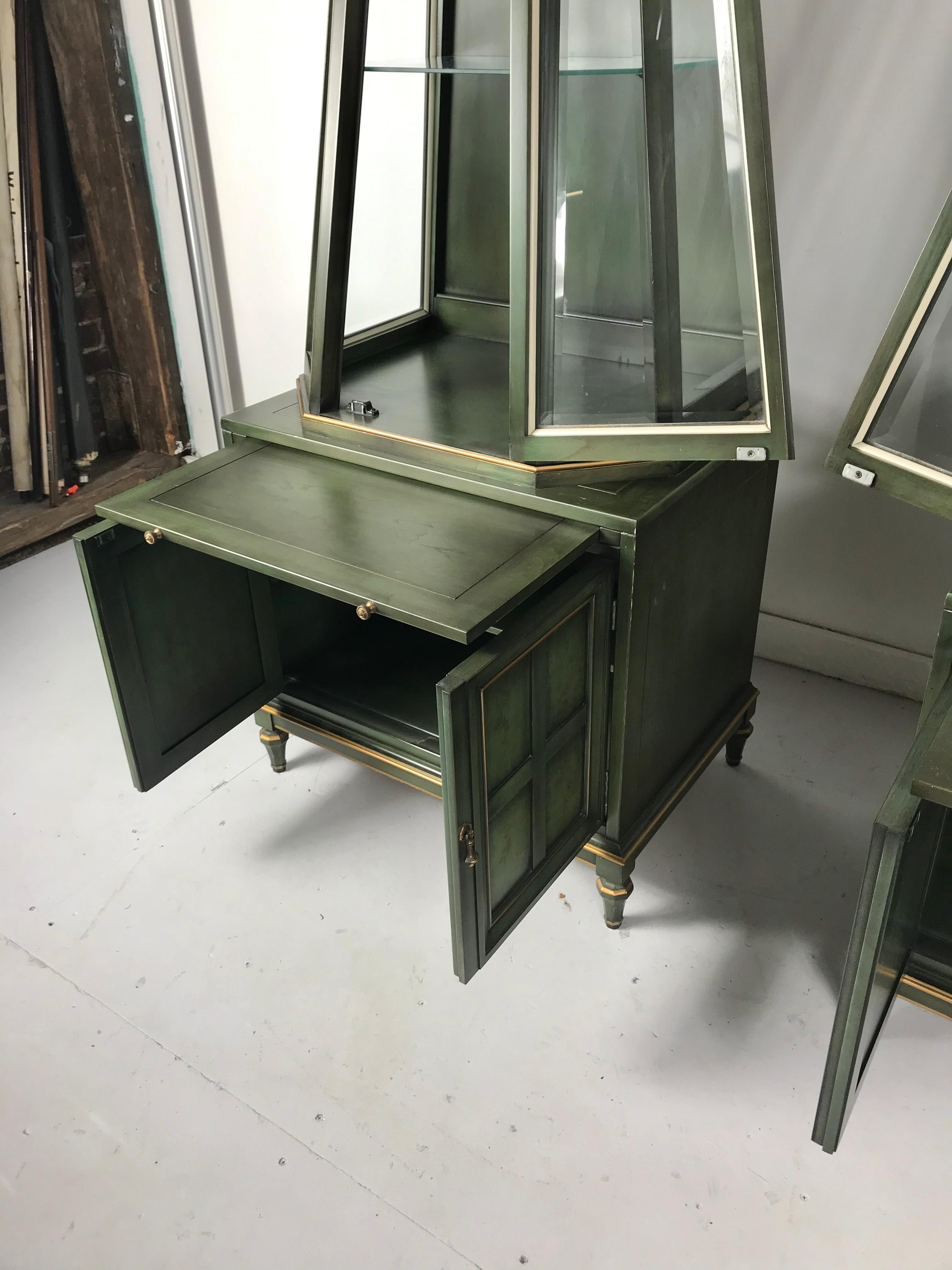 Brass Unusual Pair of Decorative Pyramidal Curio Cabinets, Vitrines by Union National
