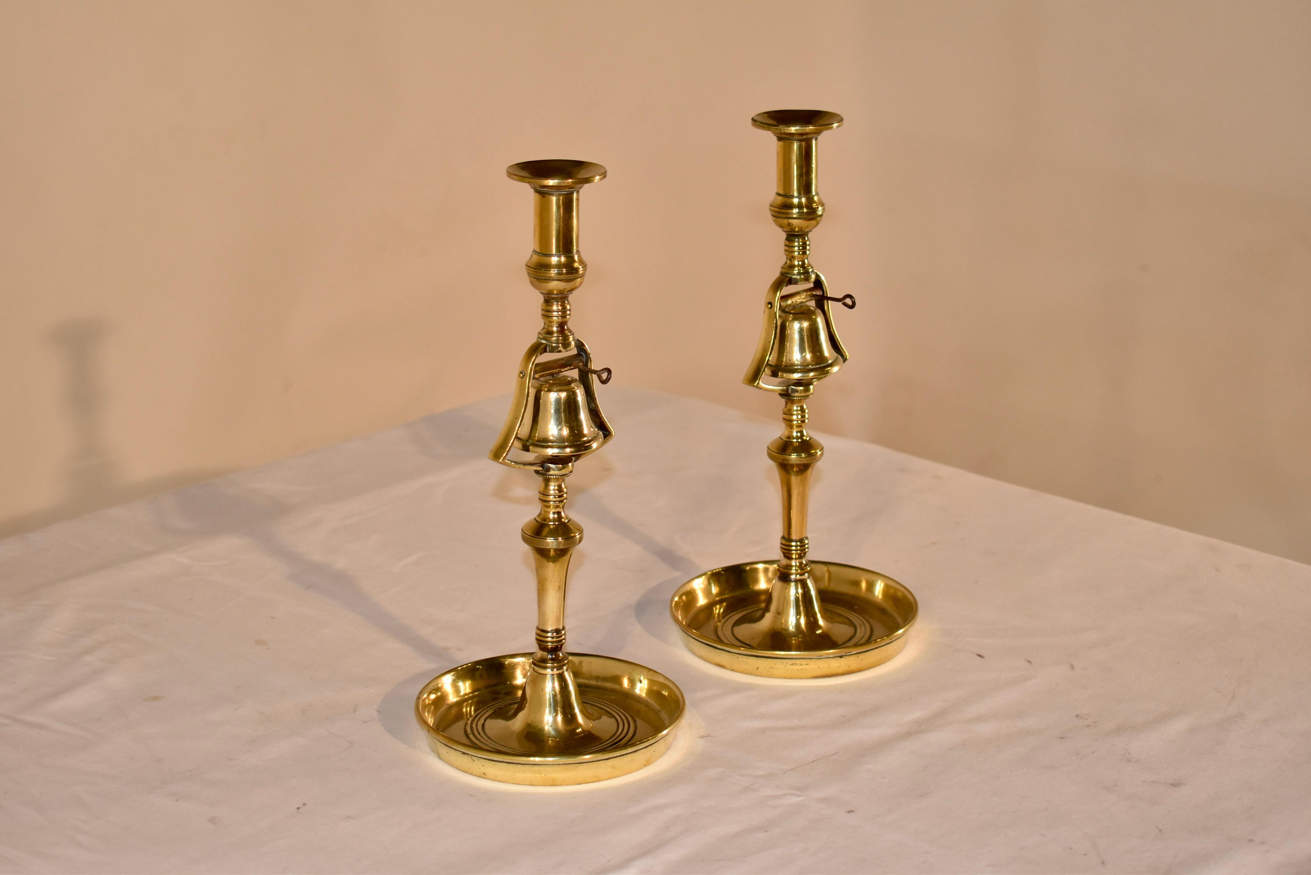 Unusual pair of Early 19th Century Georgian Tavern Bell Candlesticks In Good Condition For Sale In High Point, NC