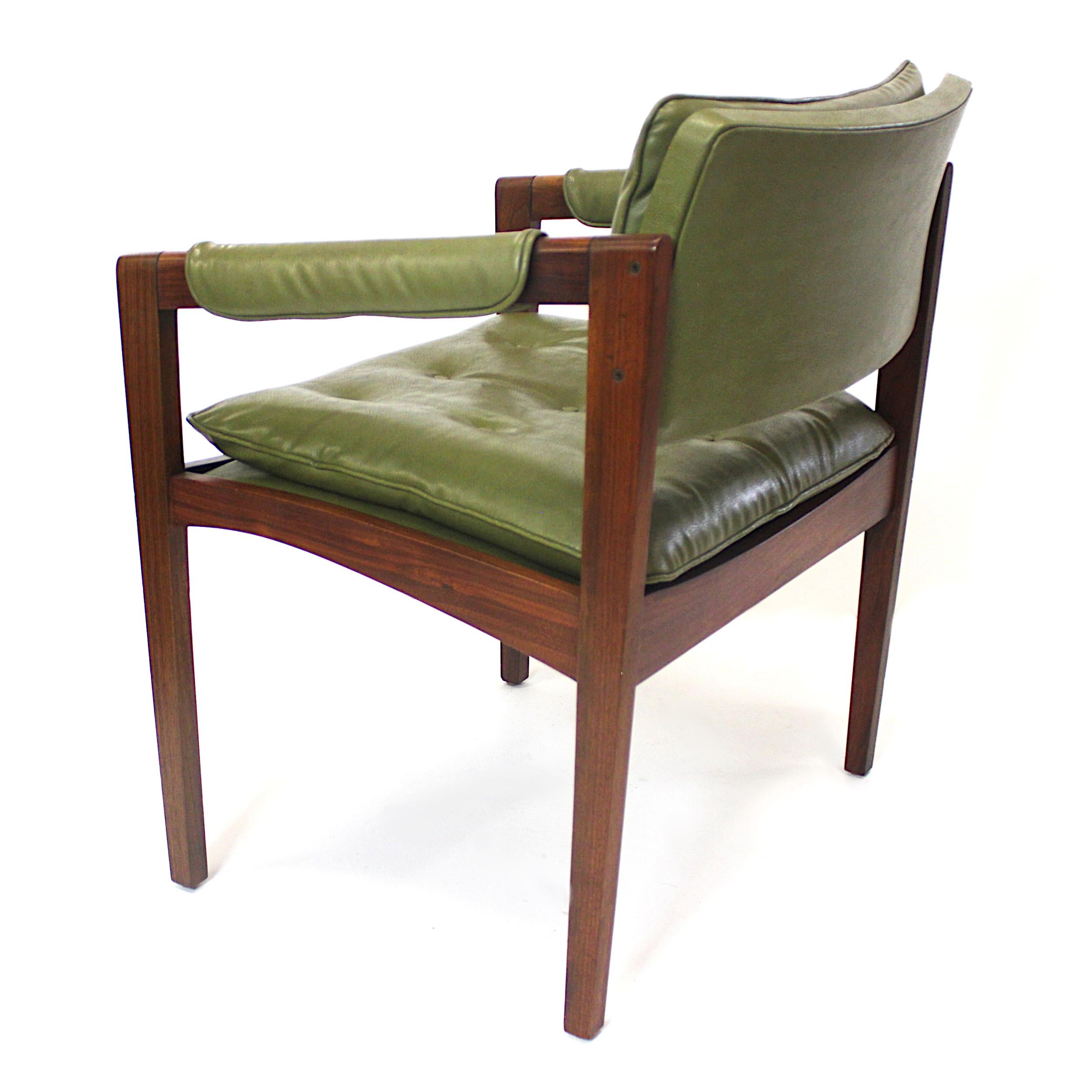 Unusual Pair of Green Mid-Century Modern Lounge Chairs by Glenn of California 1
