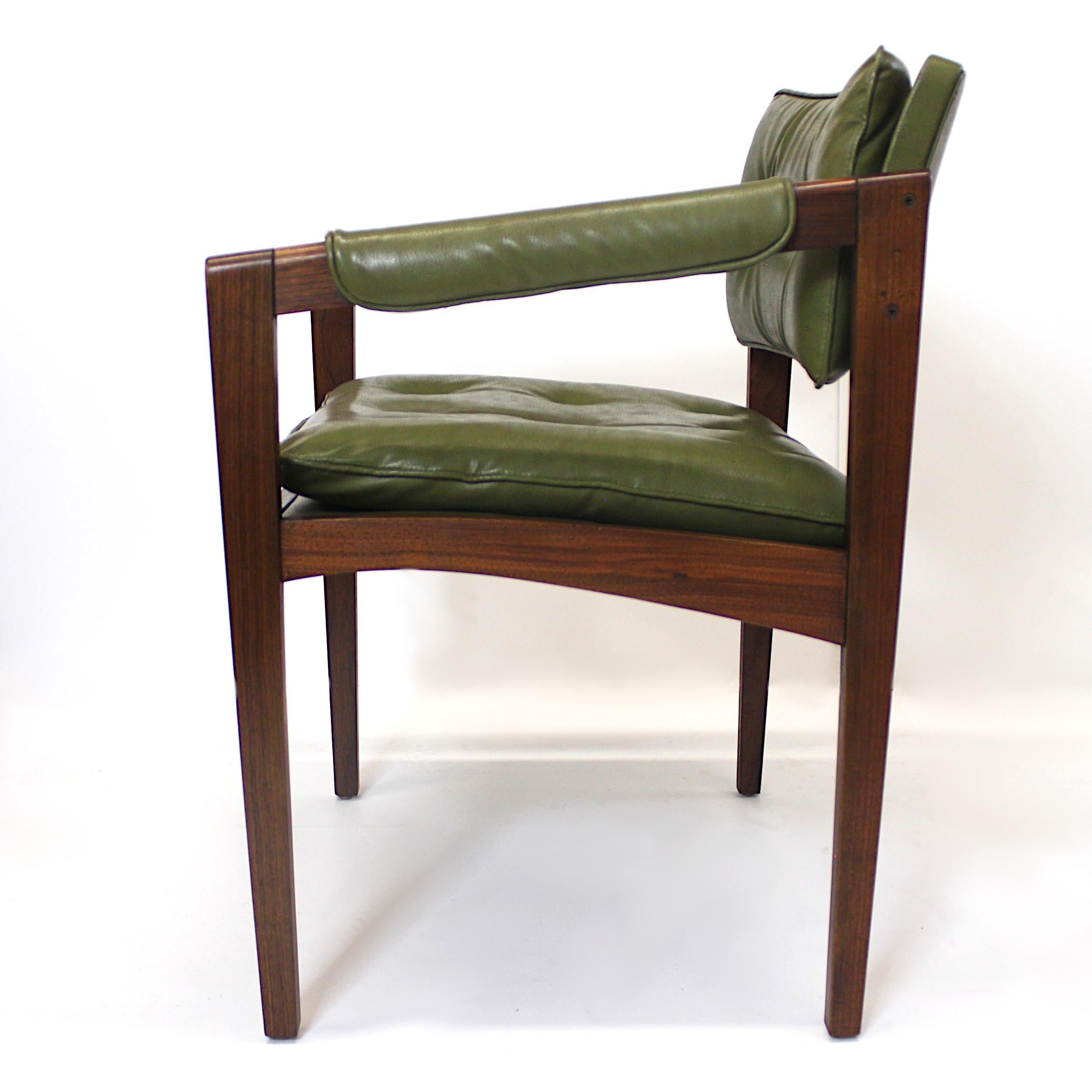 Unusual Pair of Green Mid-Century Modern Lounge Chairs by Glenn of California 3