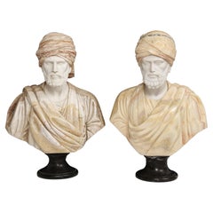 Paire inhabituelle de bustes orientalistes italiens en marbre et onyx sculptés à la main 