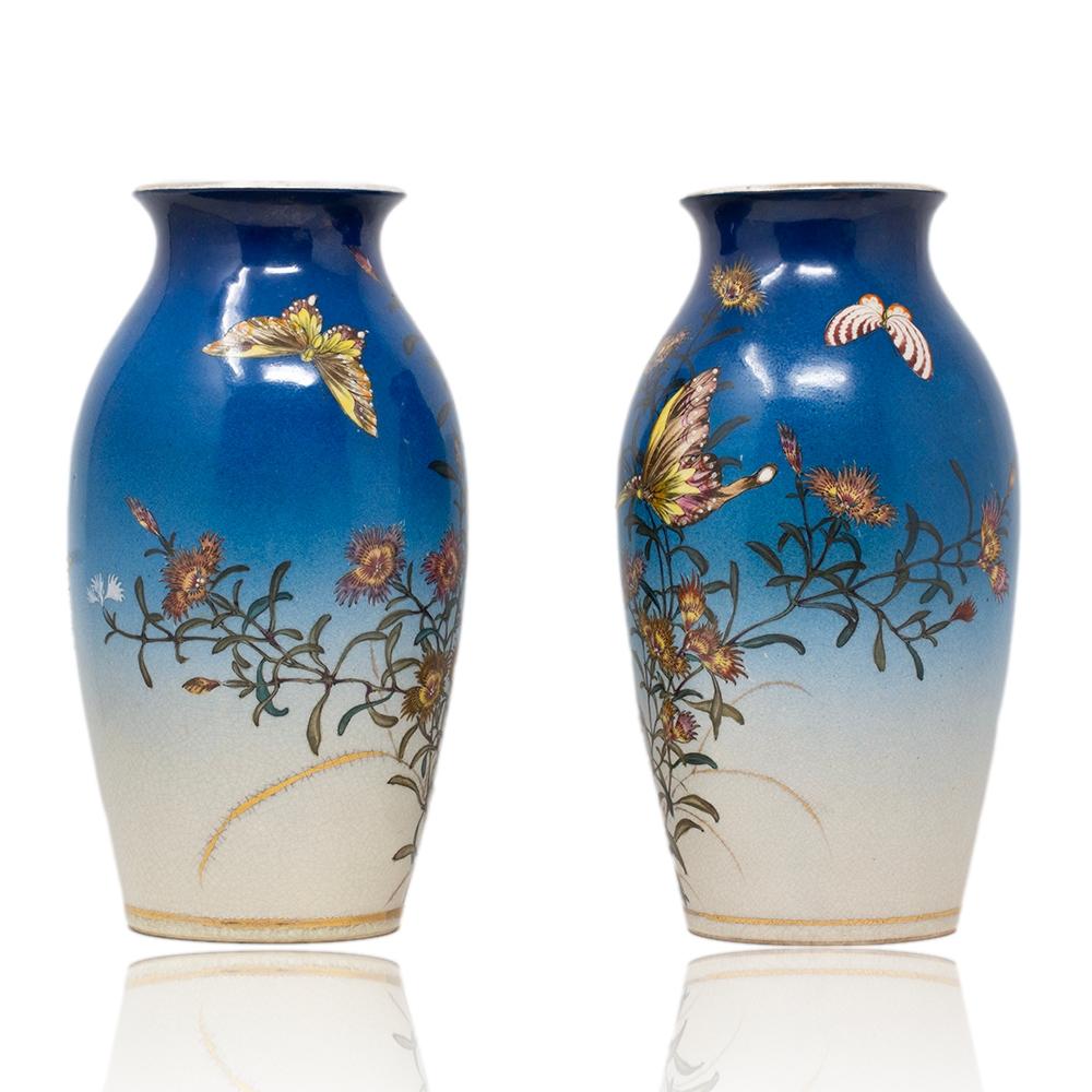 Inizio XX secolo Insolita coppia di vasi giapponesi del periodo Meiji (1868-1912) di Satsuma di Kinkozan in vendita