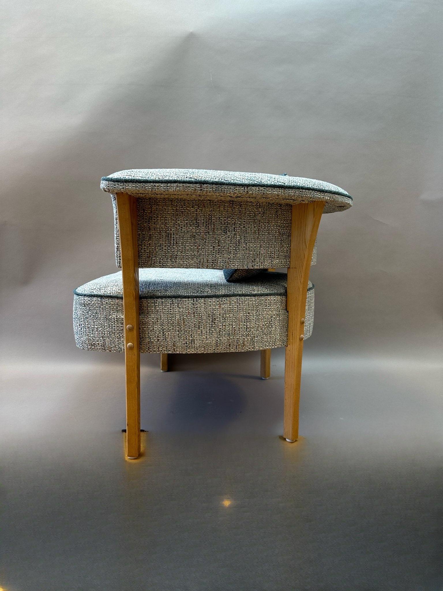 Ungewöhnliches Paar moderner Sessel im Mid-Century-Stil (amerikanisch) im Angebot
