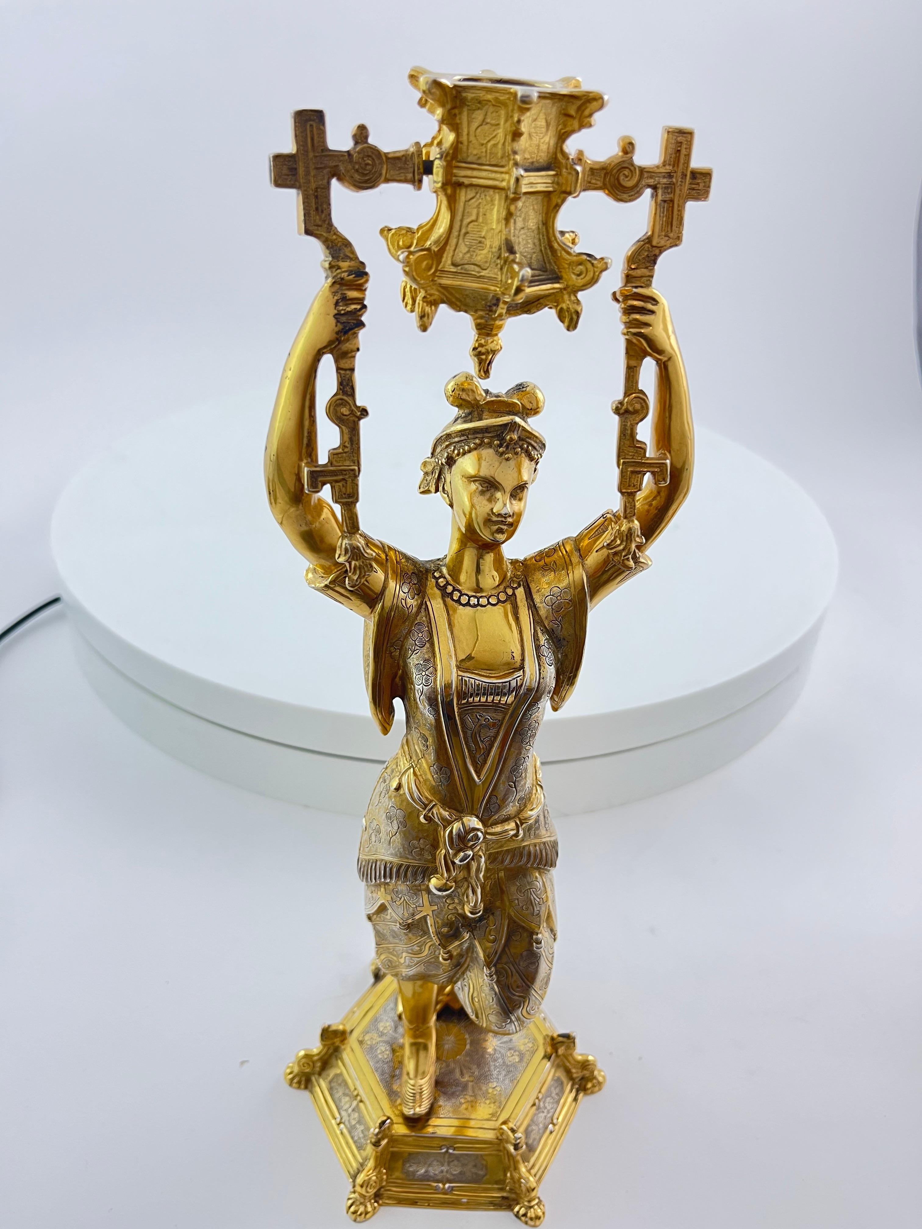 Autre Paire inhabituelle de chandeliers en argent doré vers 1900 en vente
