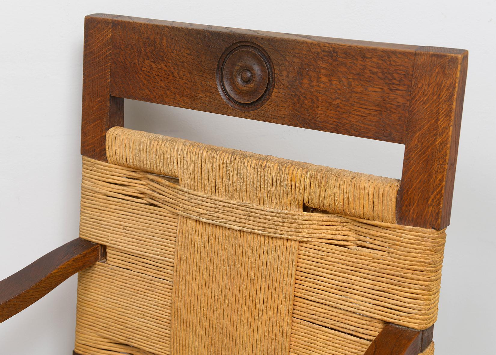 Ungewöhnliche Paar Vintage Französisch Oak Rushed Lounge Stühle (Binse) im Angebot