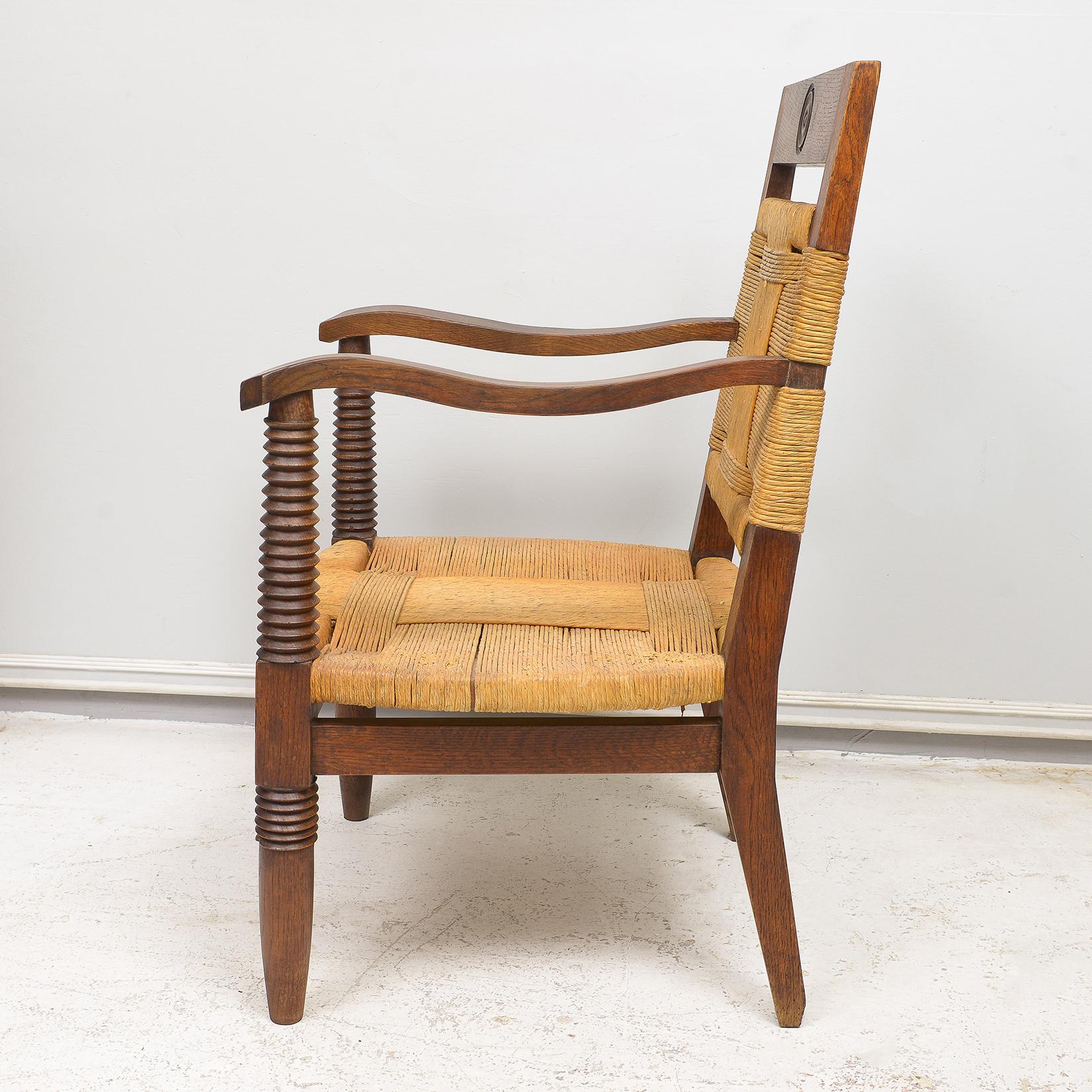 Ungewöhnliche Paar Vintage Französisch Oak Rushed Lounge Stühle im Angebot 1
