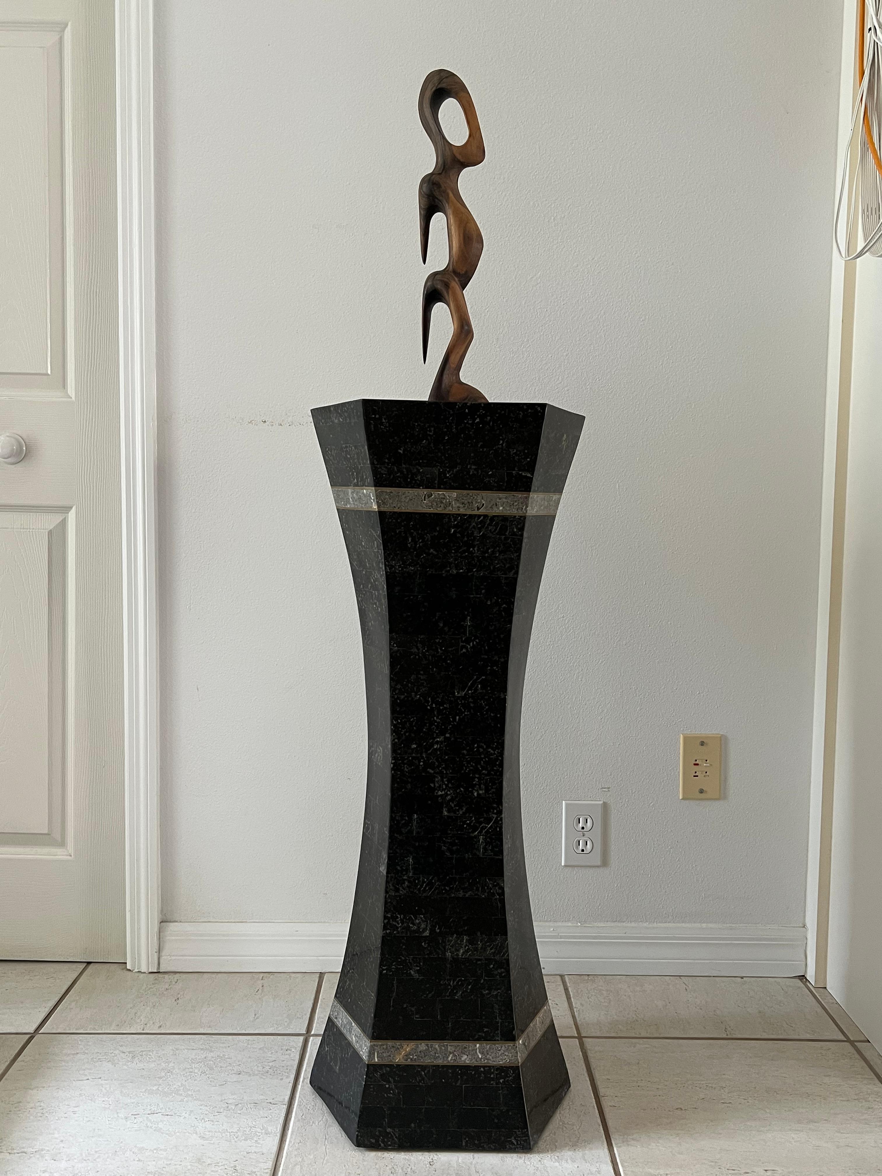 Ungewöhnliche Post Modern Tessellated Stone Pedestal Inlaid Messing im Angebot 1