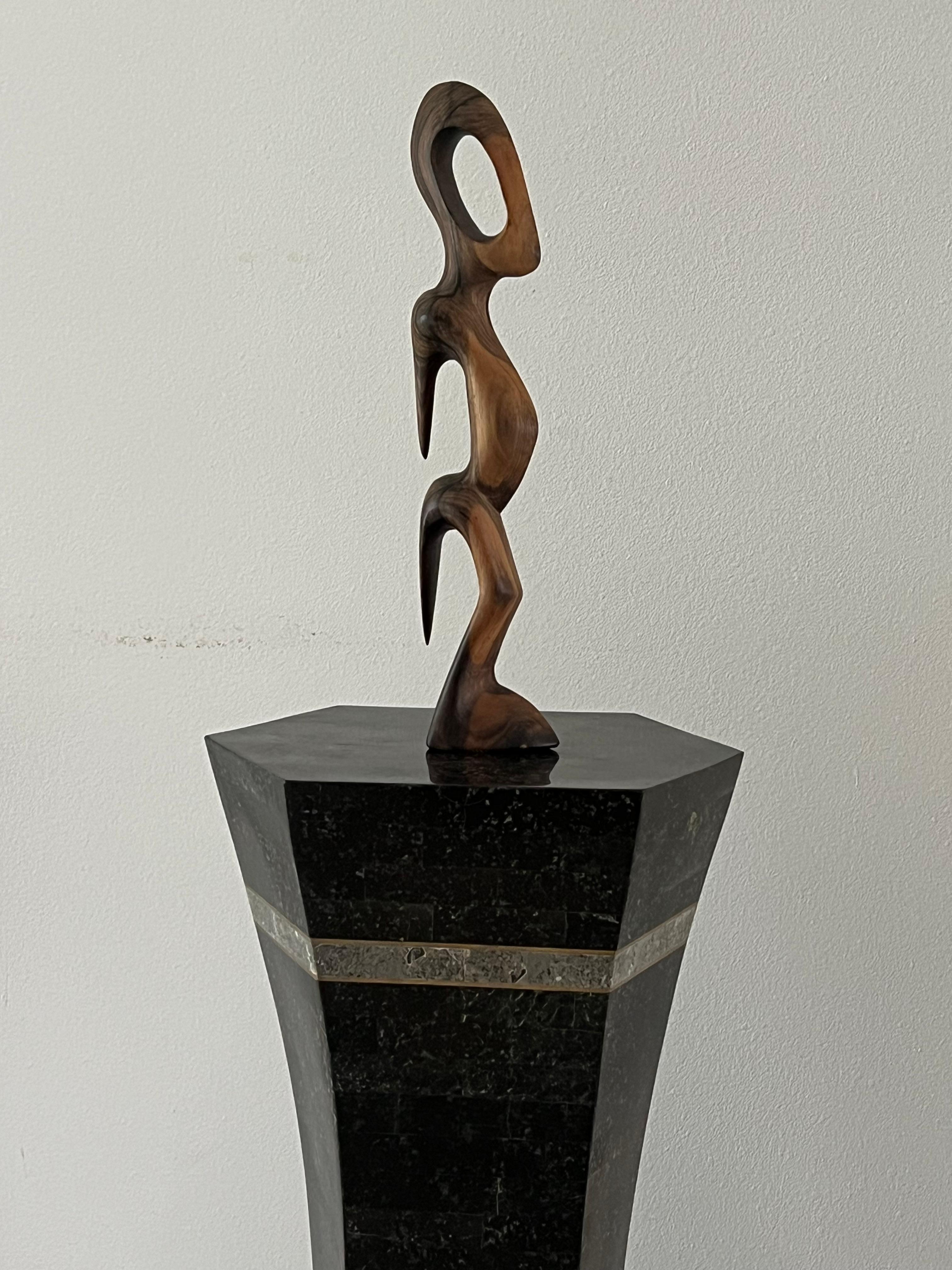 Ungewöhnliche Post Modern Tessellated Stone Pedestal Inlaid Messing im Angebot 2