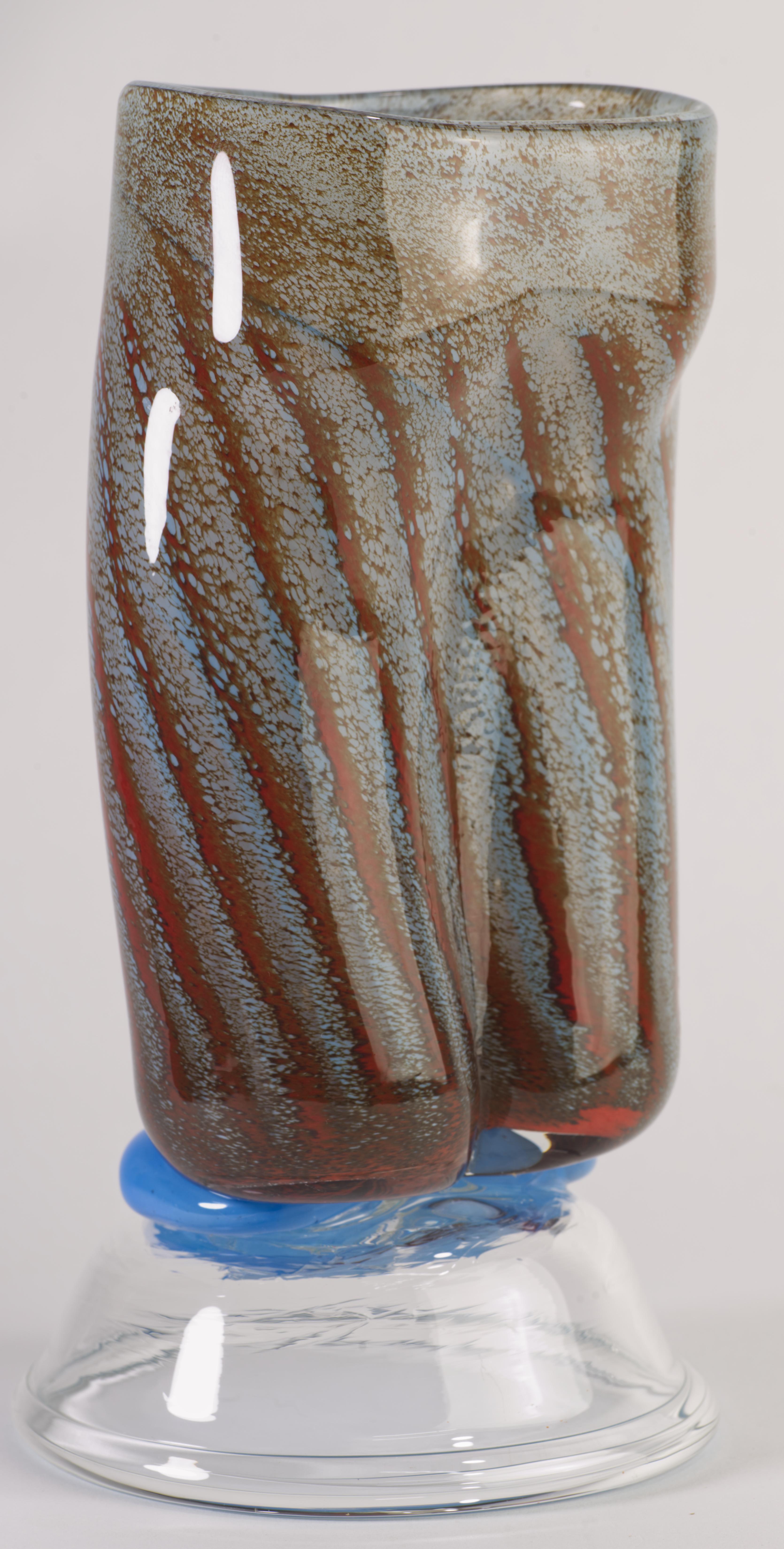 Postmoderne Vase figuratif postmoderne inhabituelantsants «ants », verre d'art soufflé à la main en vente