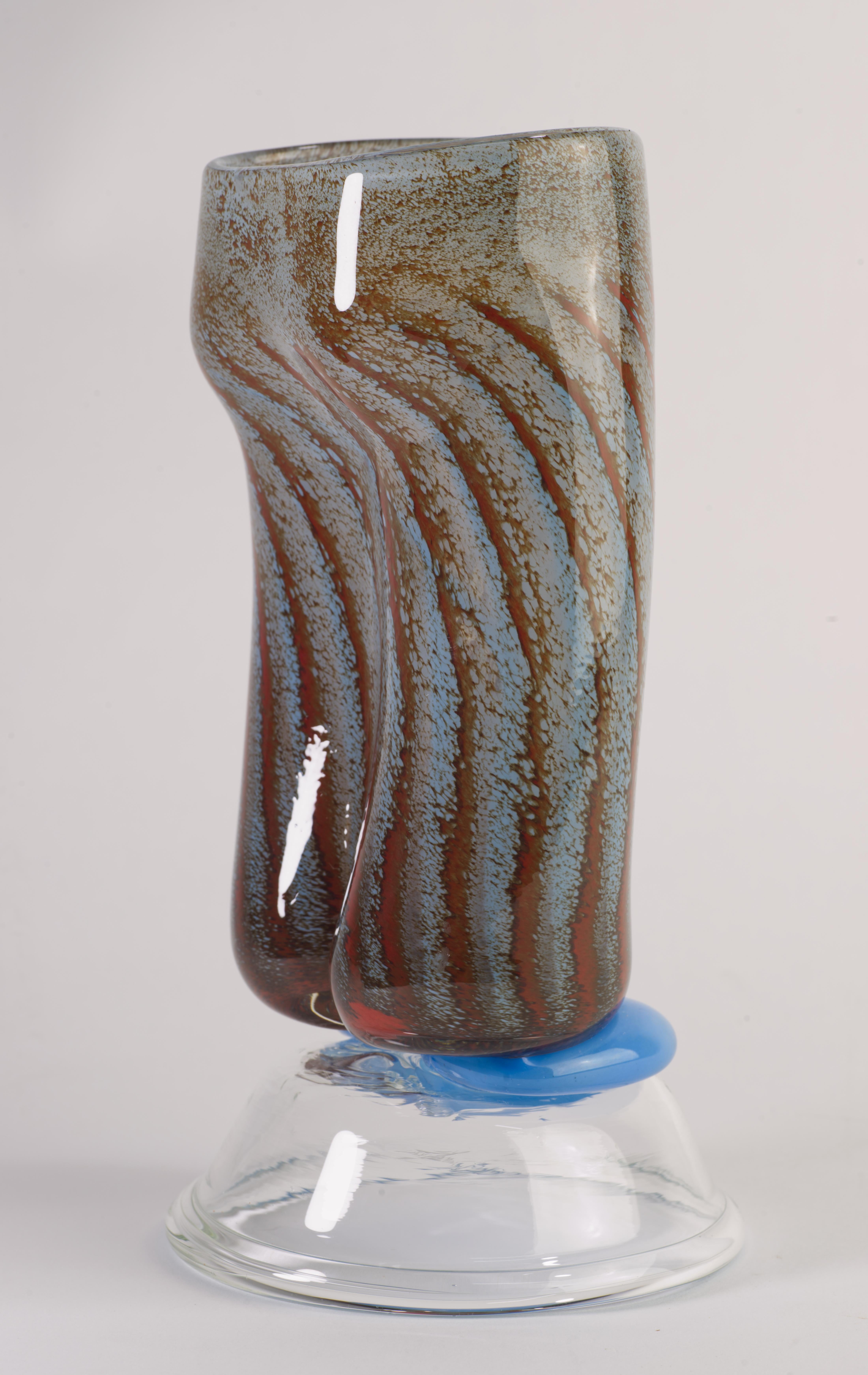 Américain Vase figuratif postmoderne inhabituelantsants «ants », verre d'art soufflé à la main en vente