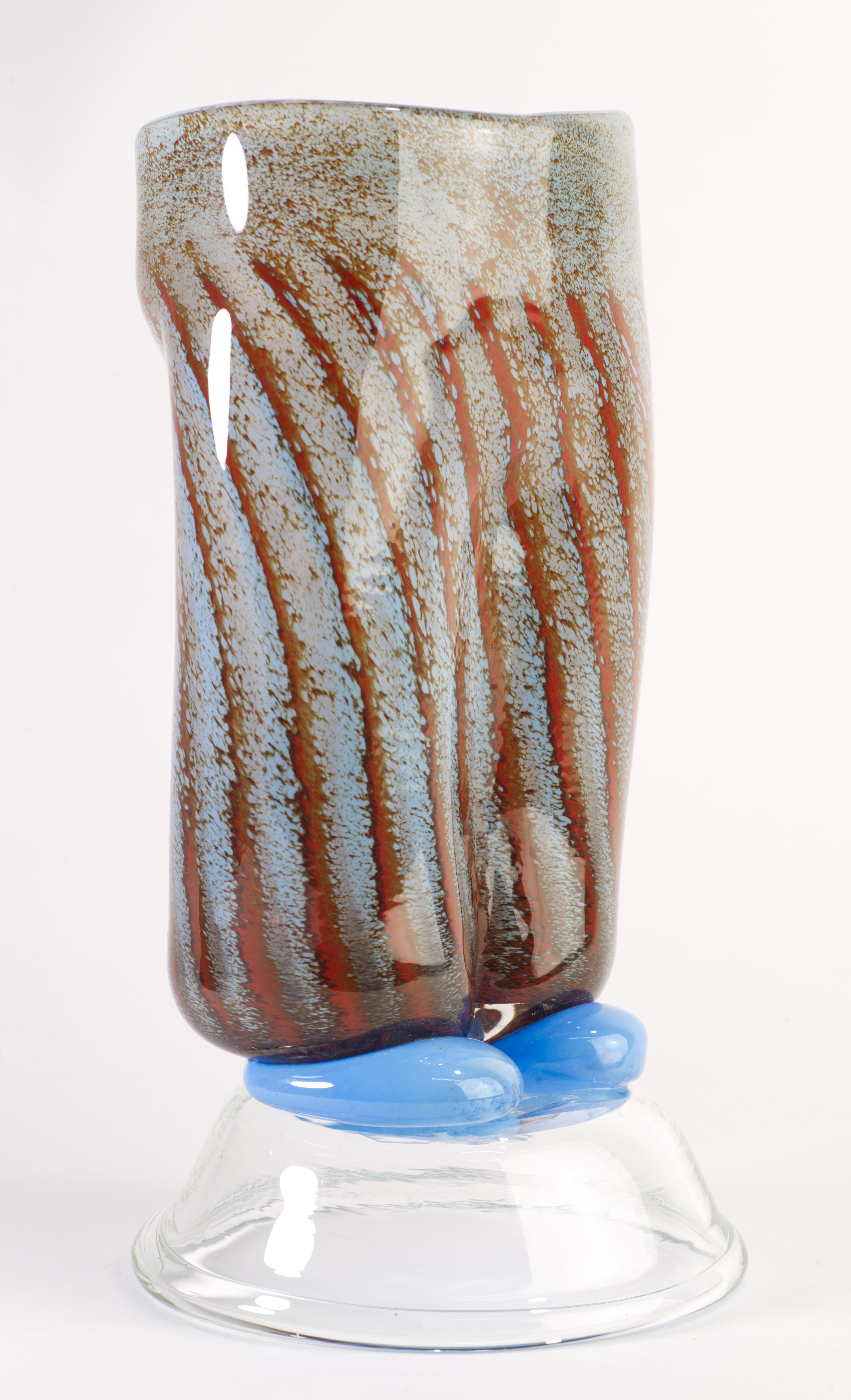 Fait main Vase figuratif postmoderne inhabituelantsants «ants », verre d'art soufflé à la main en vente