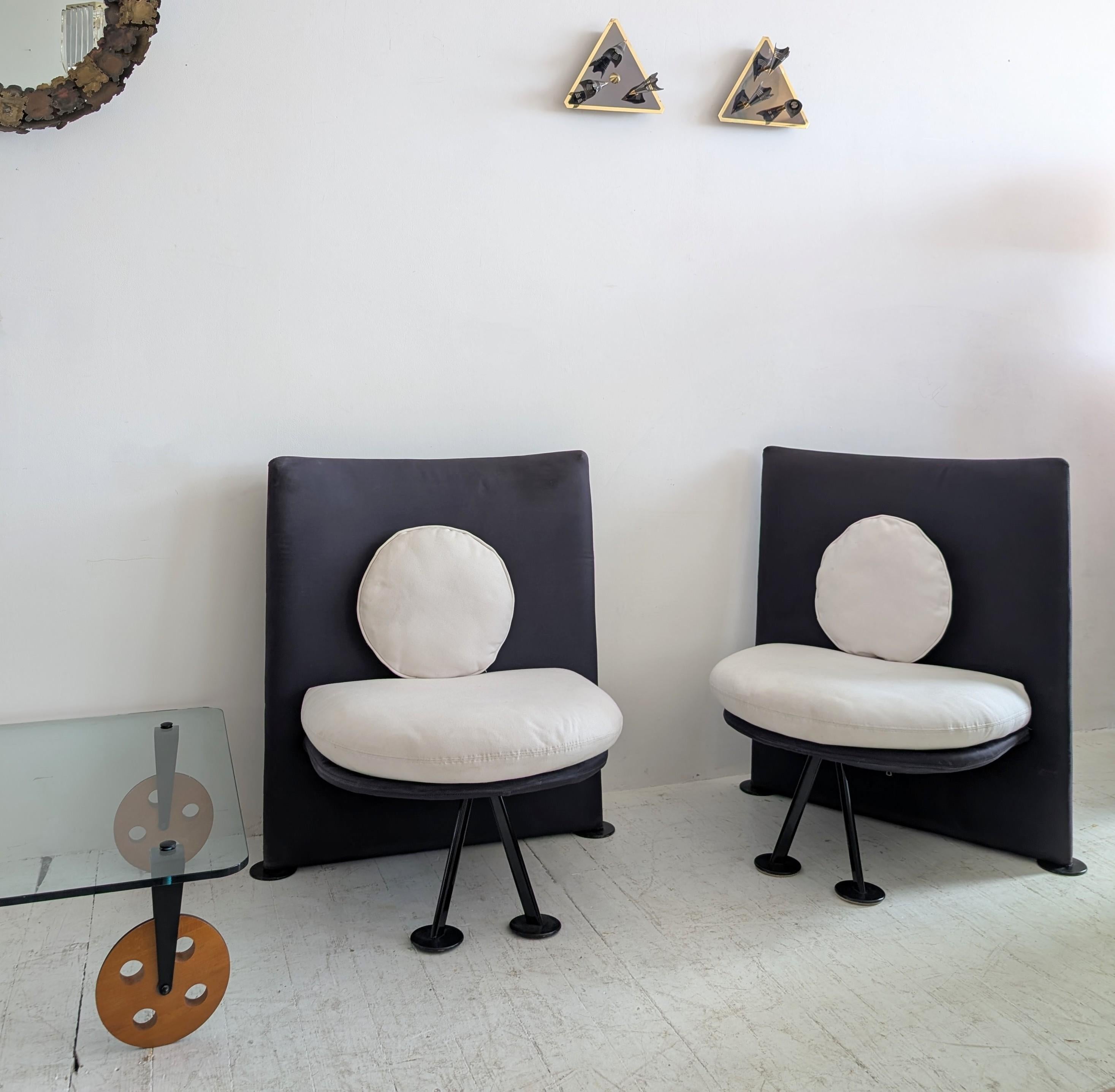 Insolite sedie da salotto postmoderne, stile Starck Miss Wirt, anni '80. Due disponibili in vendita 9