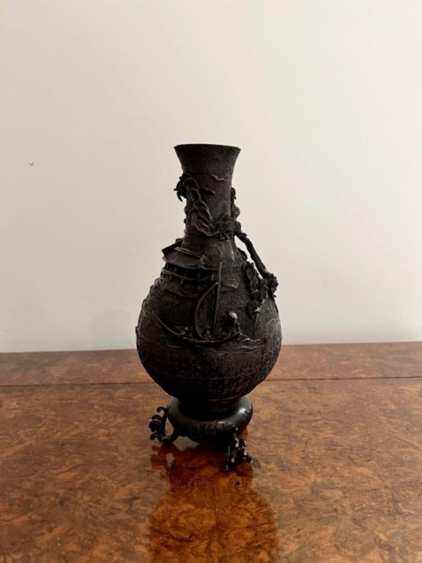 Bronze Vase japonais ancien de qualité inhabituelle  en vente