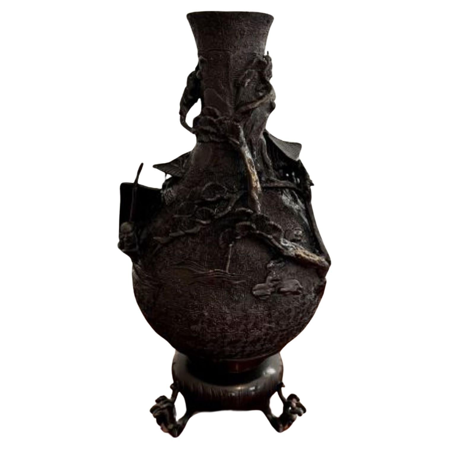 Unusual quality antique Japanese bronze vase  For Sale