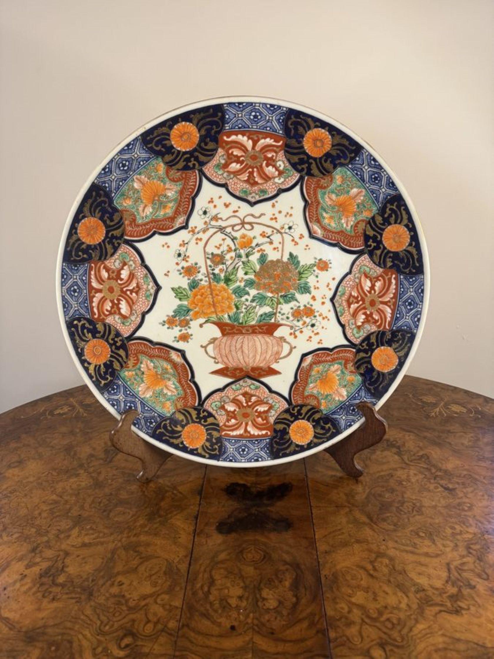 Unusual quality antique Japanese imari charger In Good Condition For Sale In Ipswich, GB