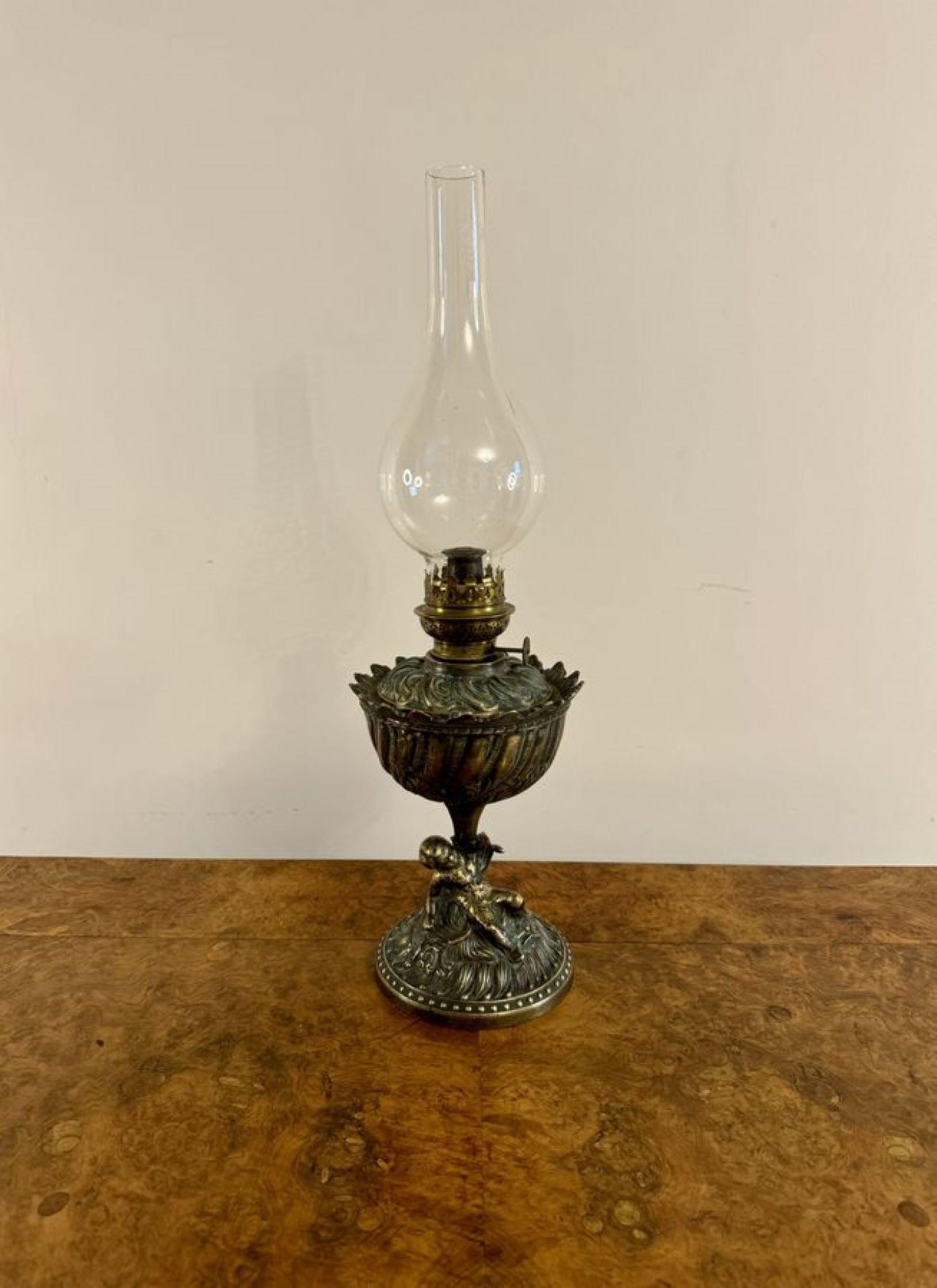 Unusual quality antique Victorian oil lamp In Good Condition For Sale In Ipswich, GB