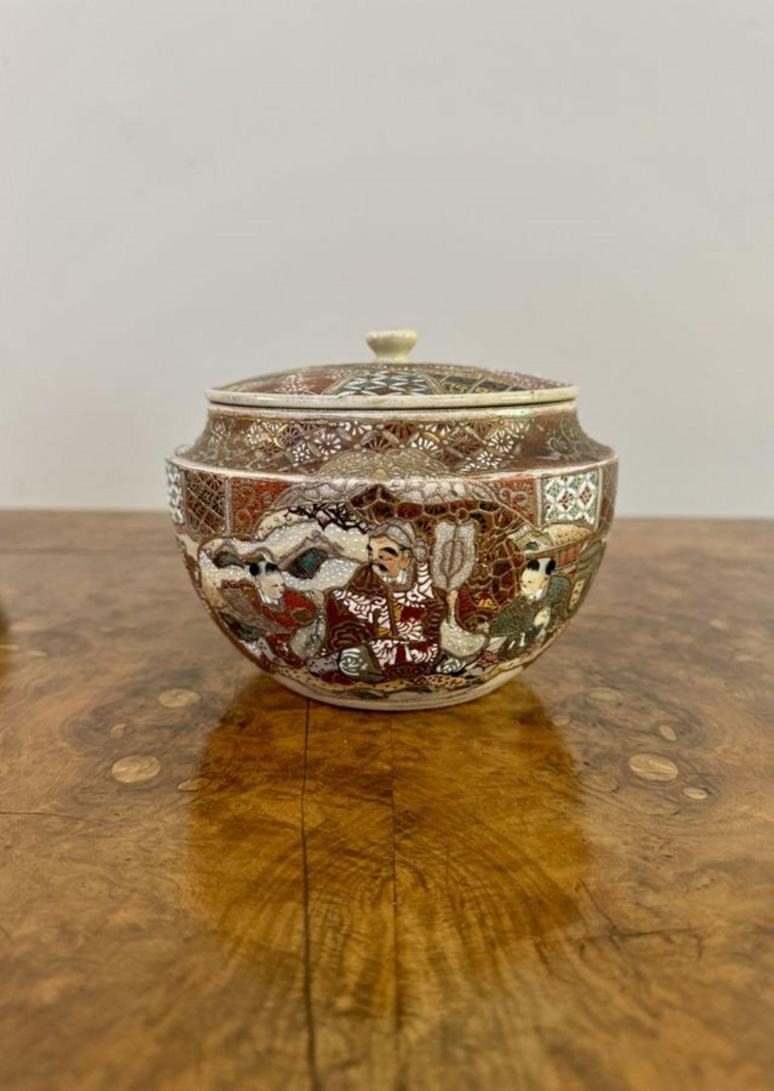 Unusual quality pair of antique Japanese Satsuma lidded jars For Sale 3