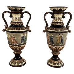 Paire de vases victoriens anciens de qualité inhabituelle