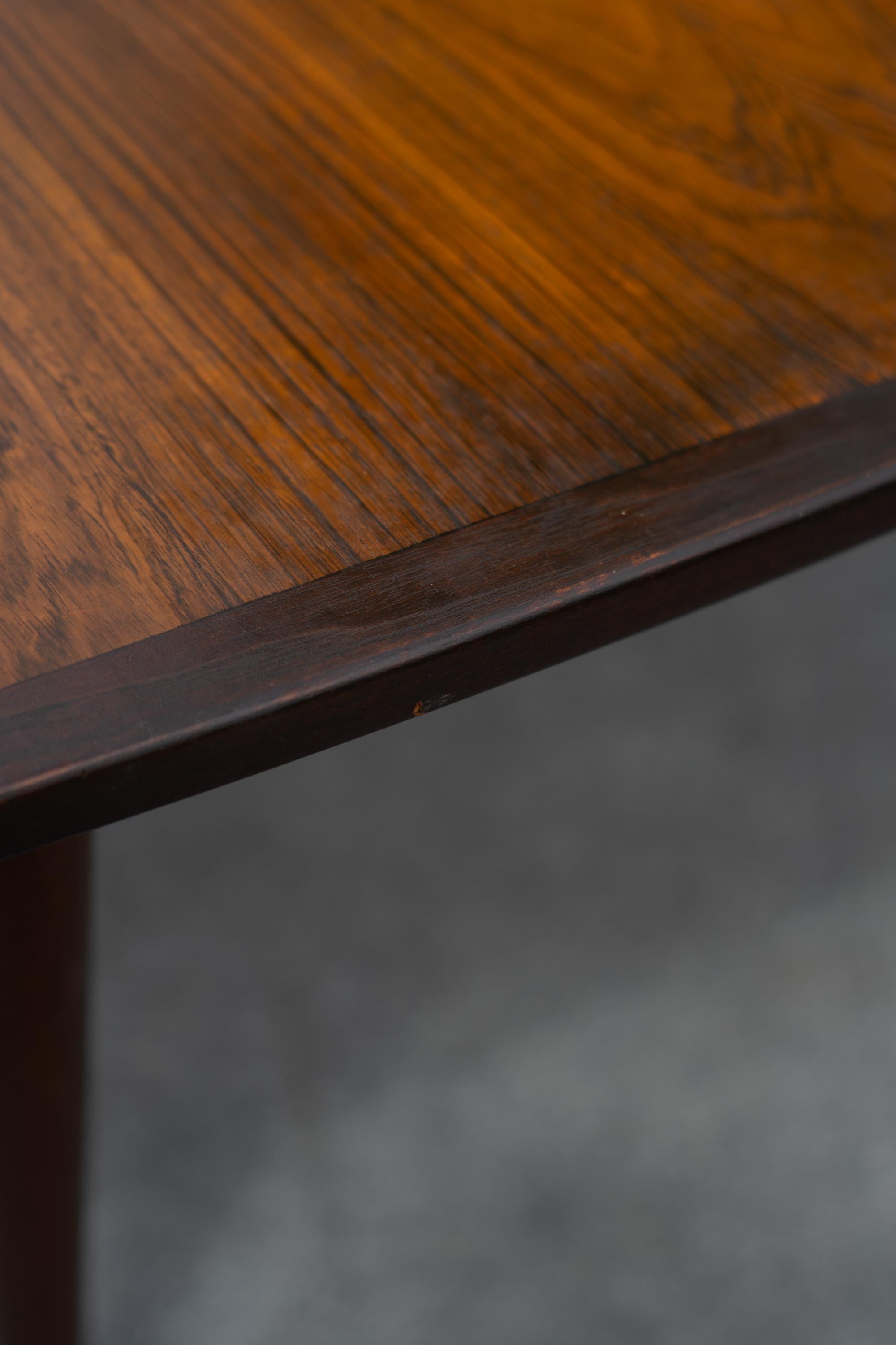 Inusual mesa de comedor de palisandro Rastad & Relling para Gustav Modelo R3 con 2 hojas en venta 6