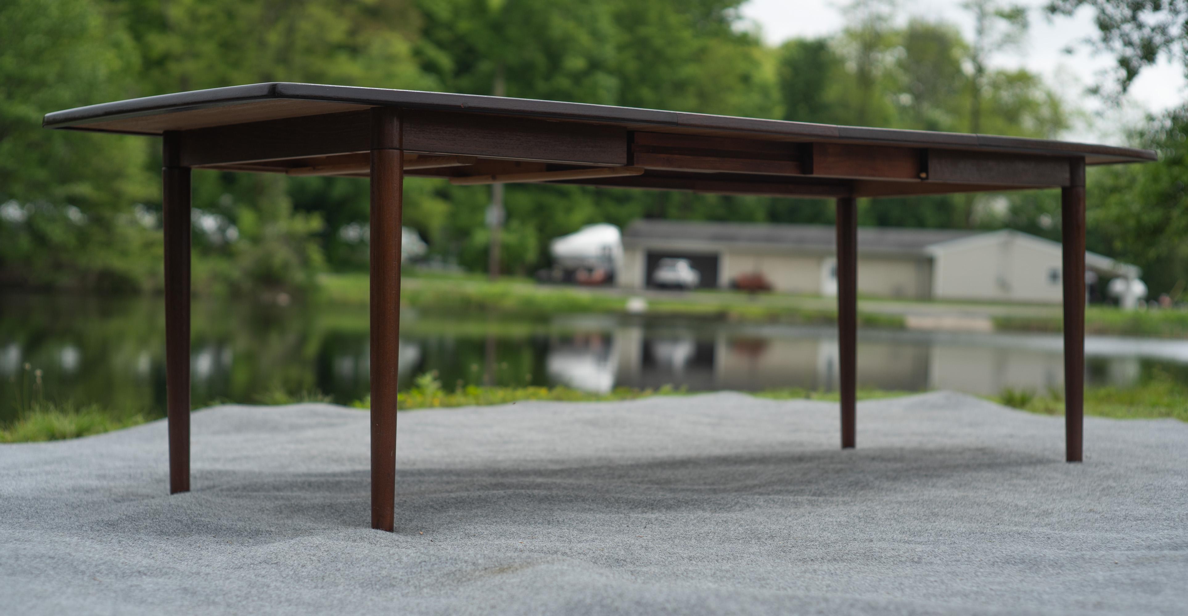Inusual mesa de comedor de palisandro Rastad & Relling para Gustav Modelo R3 con 2 hojas en venta 8
