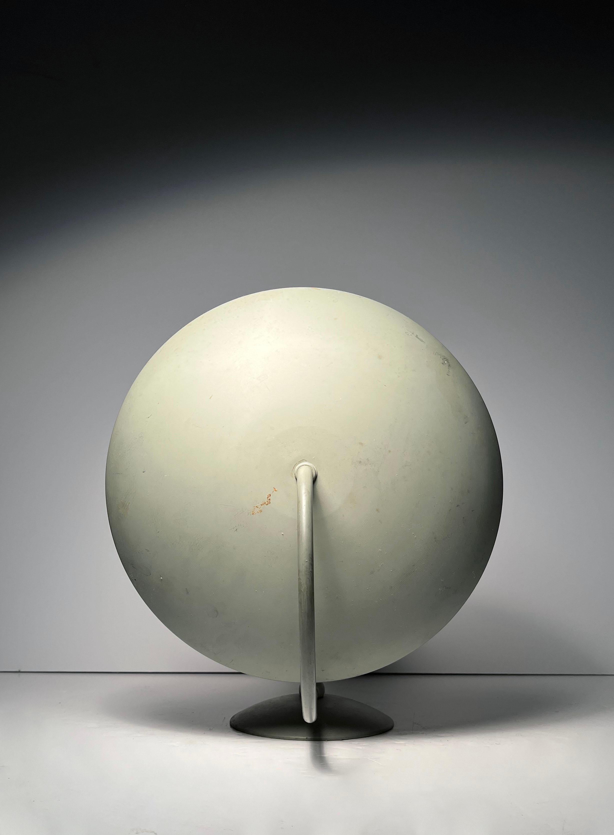 Mid-Century Modern Unusual Scarce Vintage Reflector Sconce Attributed to Kurt Versen For Sale