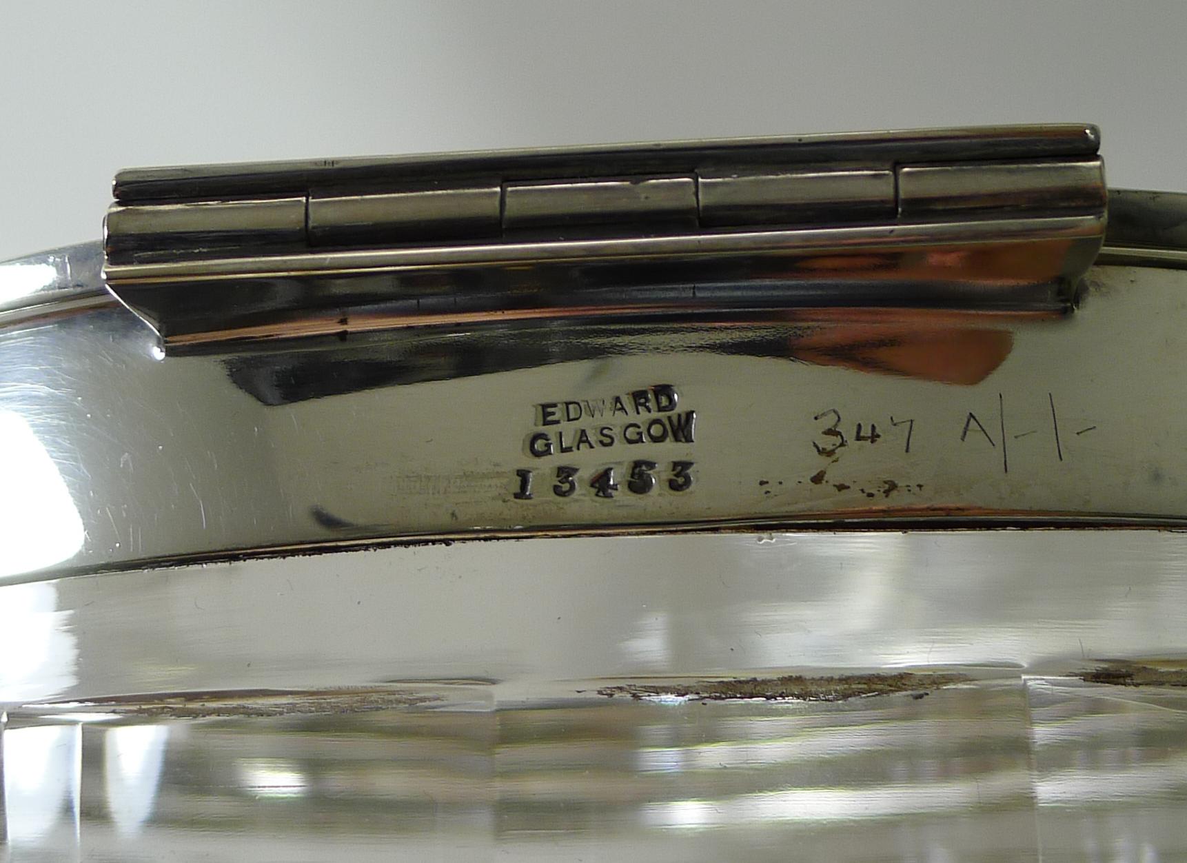 Insolite plat de service écossais en verre taillé et à couvercle en métal argenté avec couvercle vers 1920 en vente 2