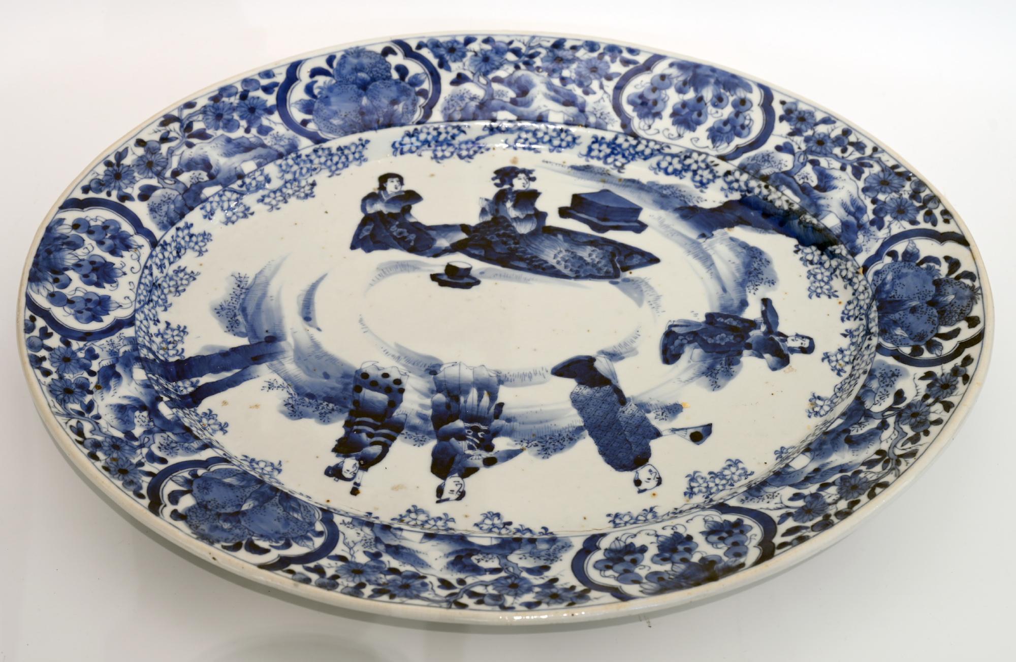 Ungewöhnliches Set aus blauen und weißen Tellern, Tellern und Deckeln aus dem 18. Jahrhundert (Chinesischer Export) im Angebot