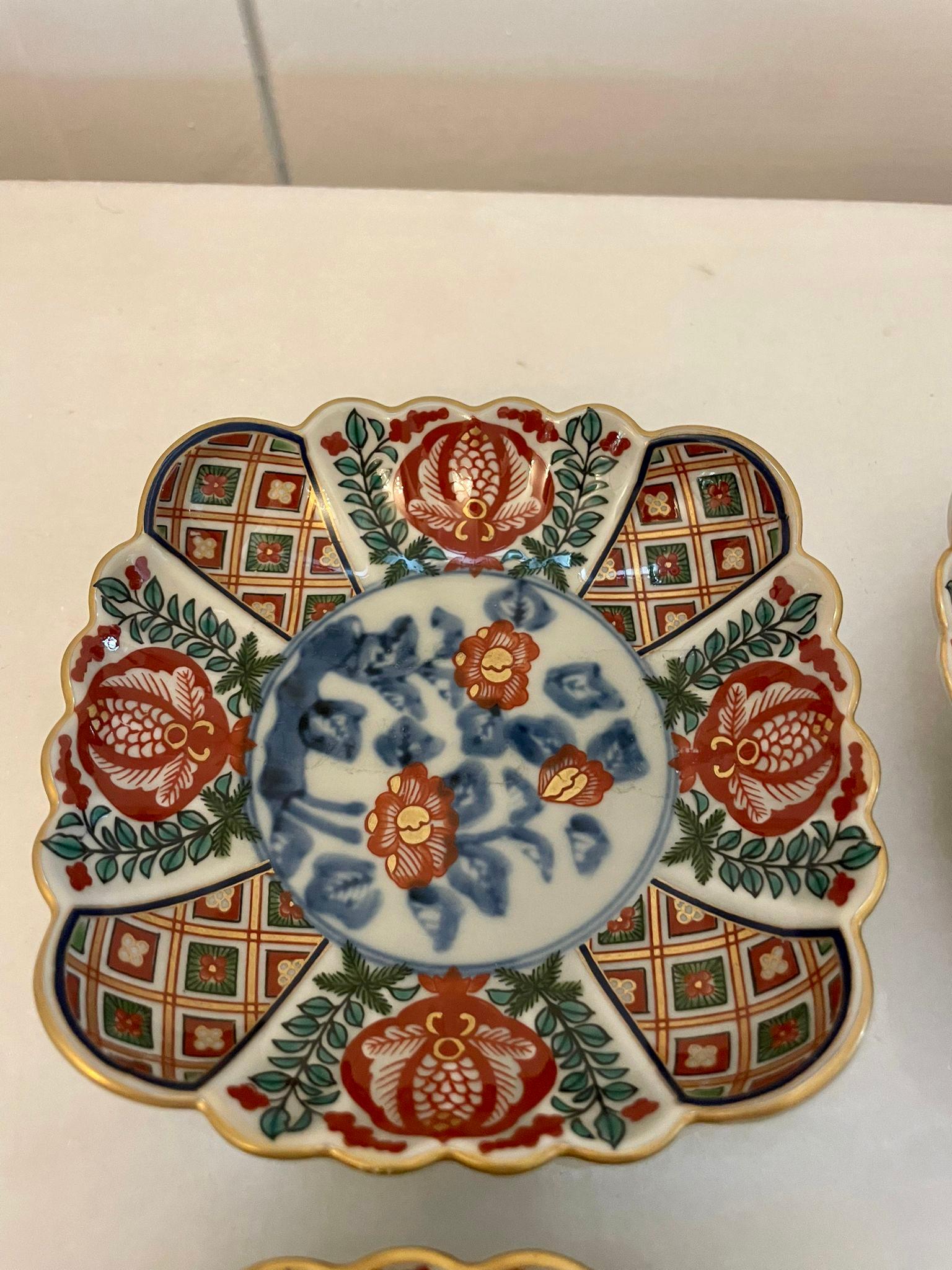 Inusual Juego de 4 Pequeños Platos Antiguos Japoneses de Calidad Imari en venta 6