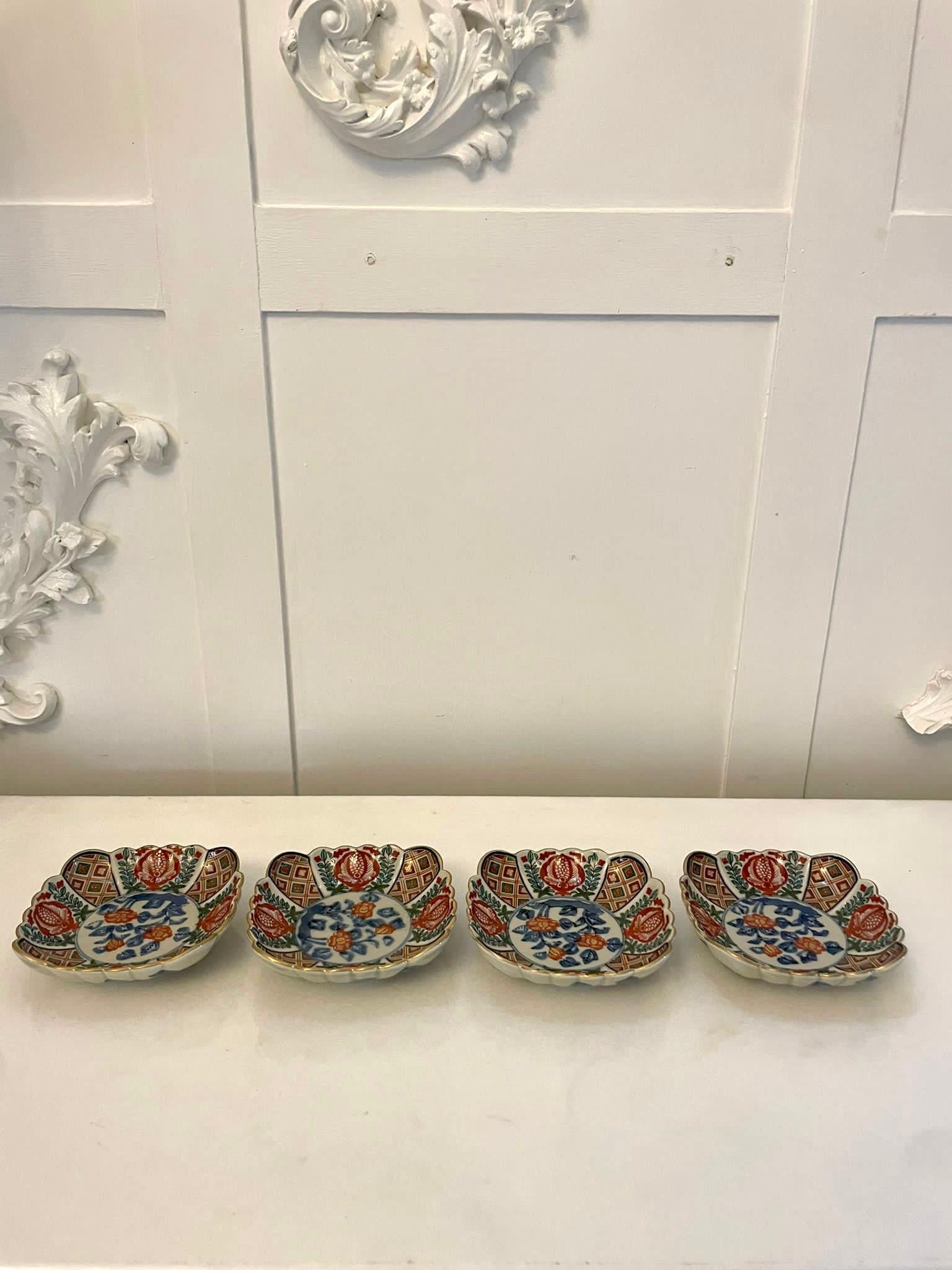 Unusual Set of 4 Small Antique Japanese Quality Imari Dishes For Sale 9