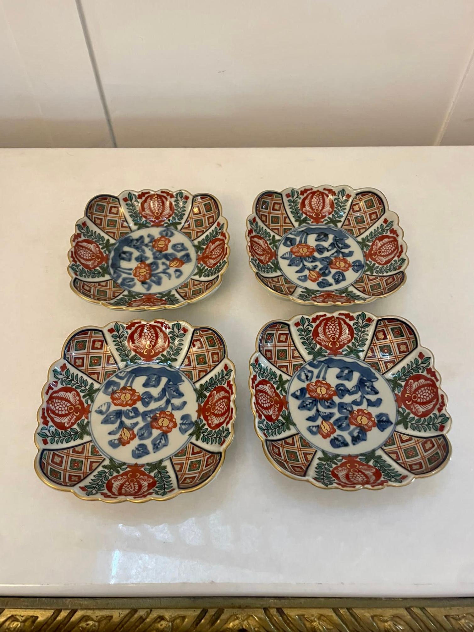 Inusual Juego de 4 Pequeños Platos Antiguos Japoneses de Calidad Imari en venta 8