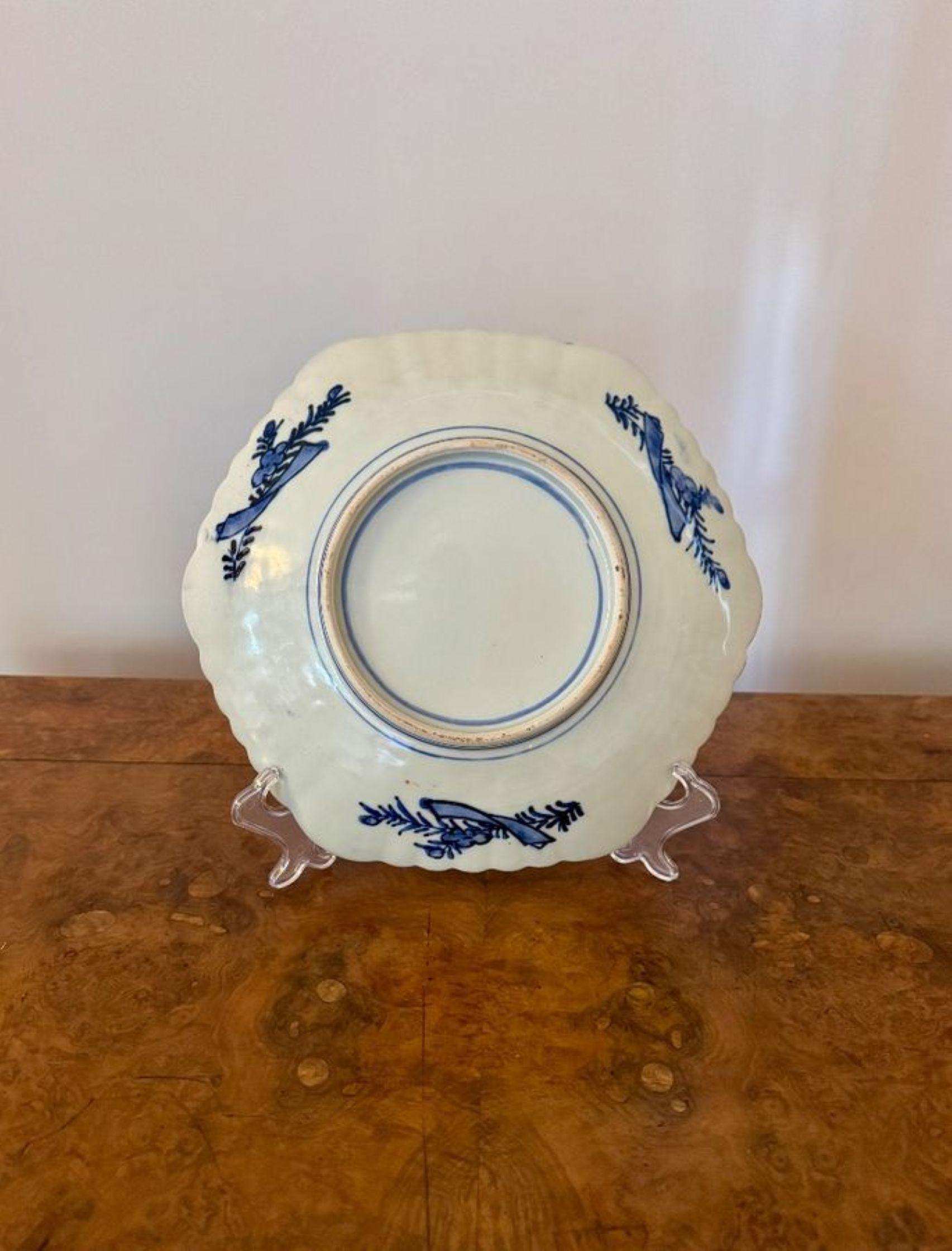 Assiette japonaise ancienne imari de qualité et de forme inhabituelle Bon état - En vente à Ipswich, GB