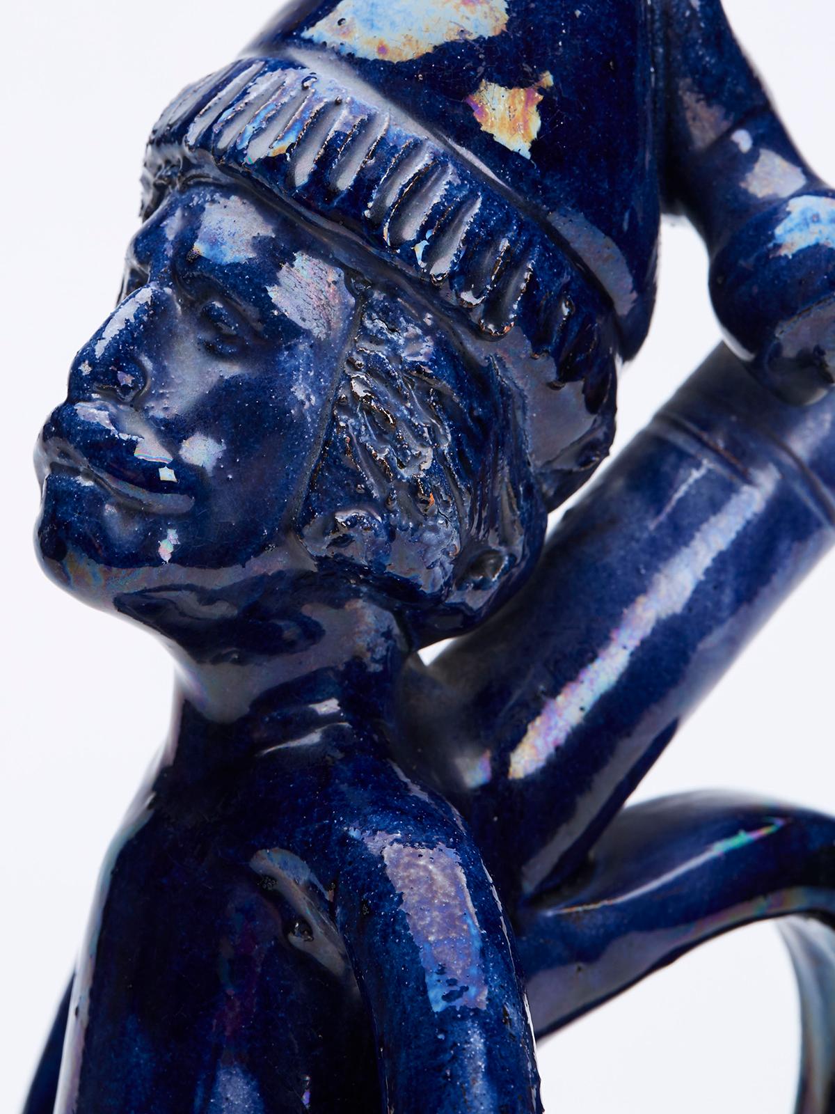 Inusual Aguamanil de Cerámica Esmaltada Figural Folkart Firmado Alemán en venta