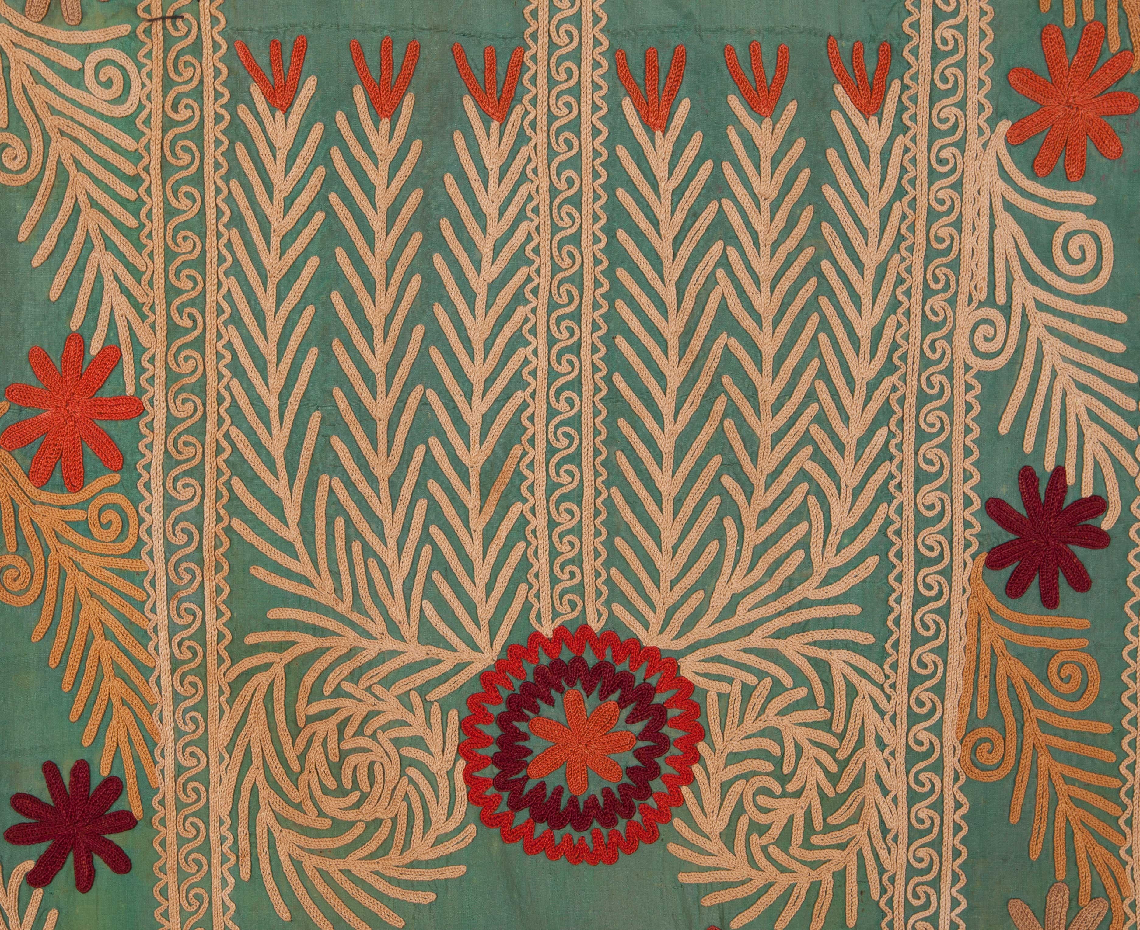 Unusual Silk Suzani from Uzbekistan, Early 20th Century In Good Condition In Istanbul, TR