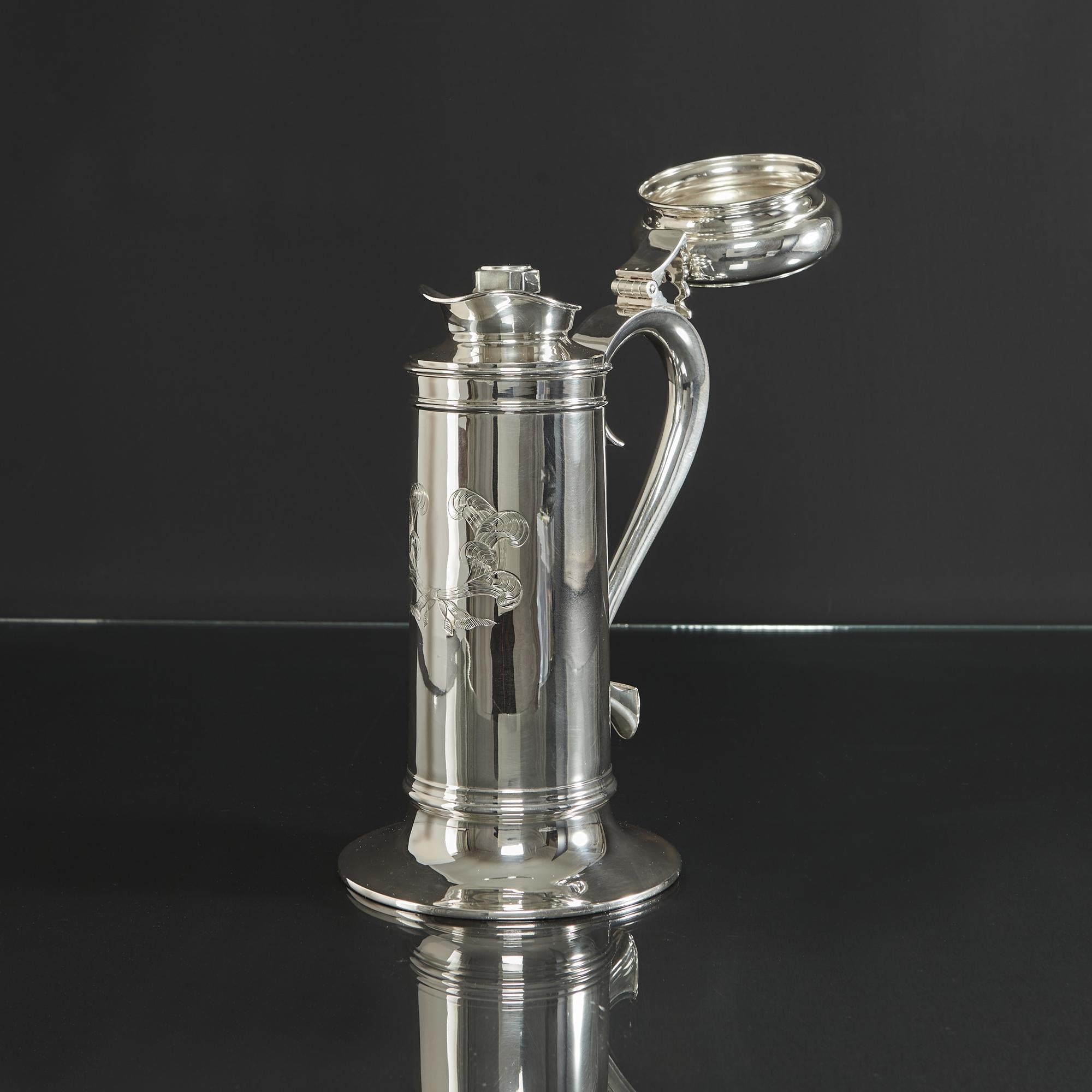 Unusual silver cocktail shaker For Sale 2