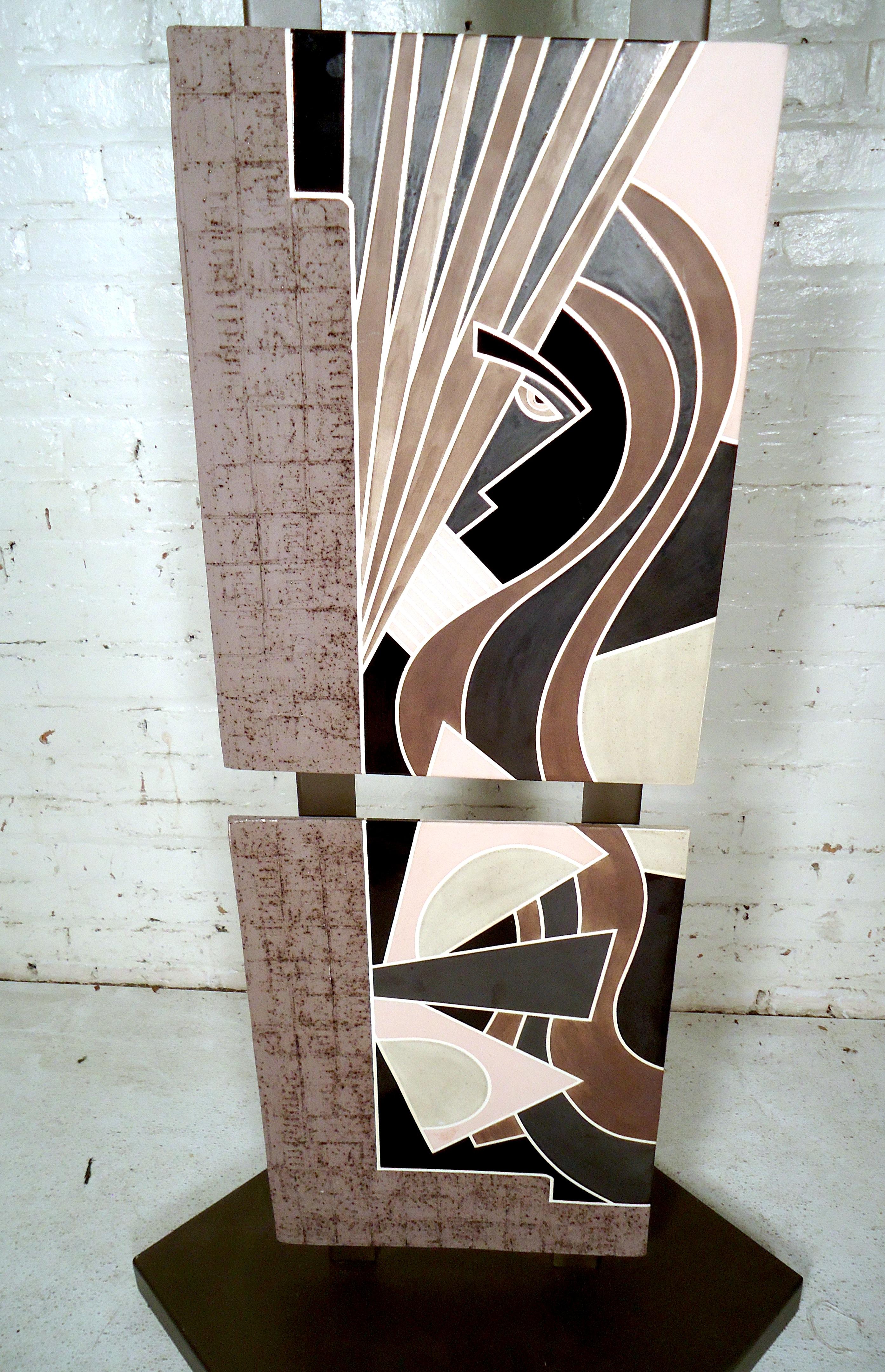 Art de support inhabituel carreaux Bon état - En vente à Brooklyn, NY