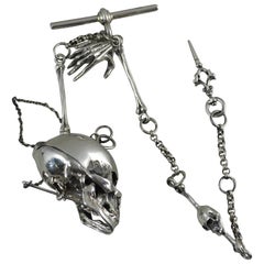 Ungewöhnlicher Sterlingsilber Totenkopf-Anhänger und Uhrenkette