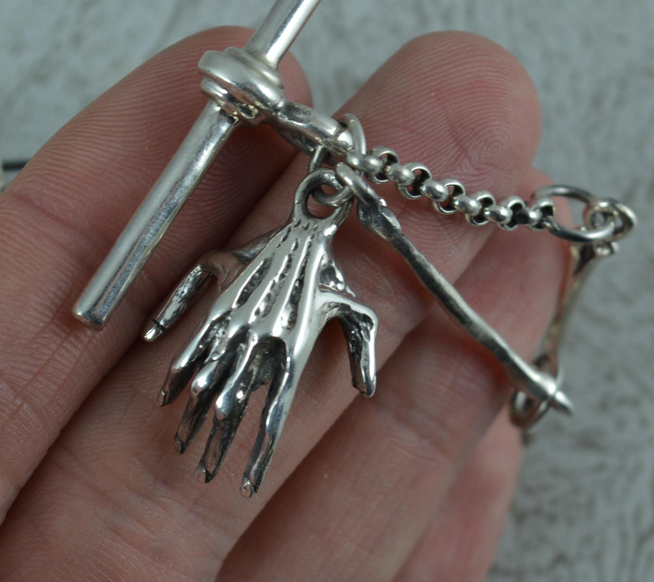 Ungewöhnlicher Sterlingsilber Totenkopf-Anhänger und Uhrenkette im Angebot 4