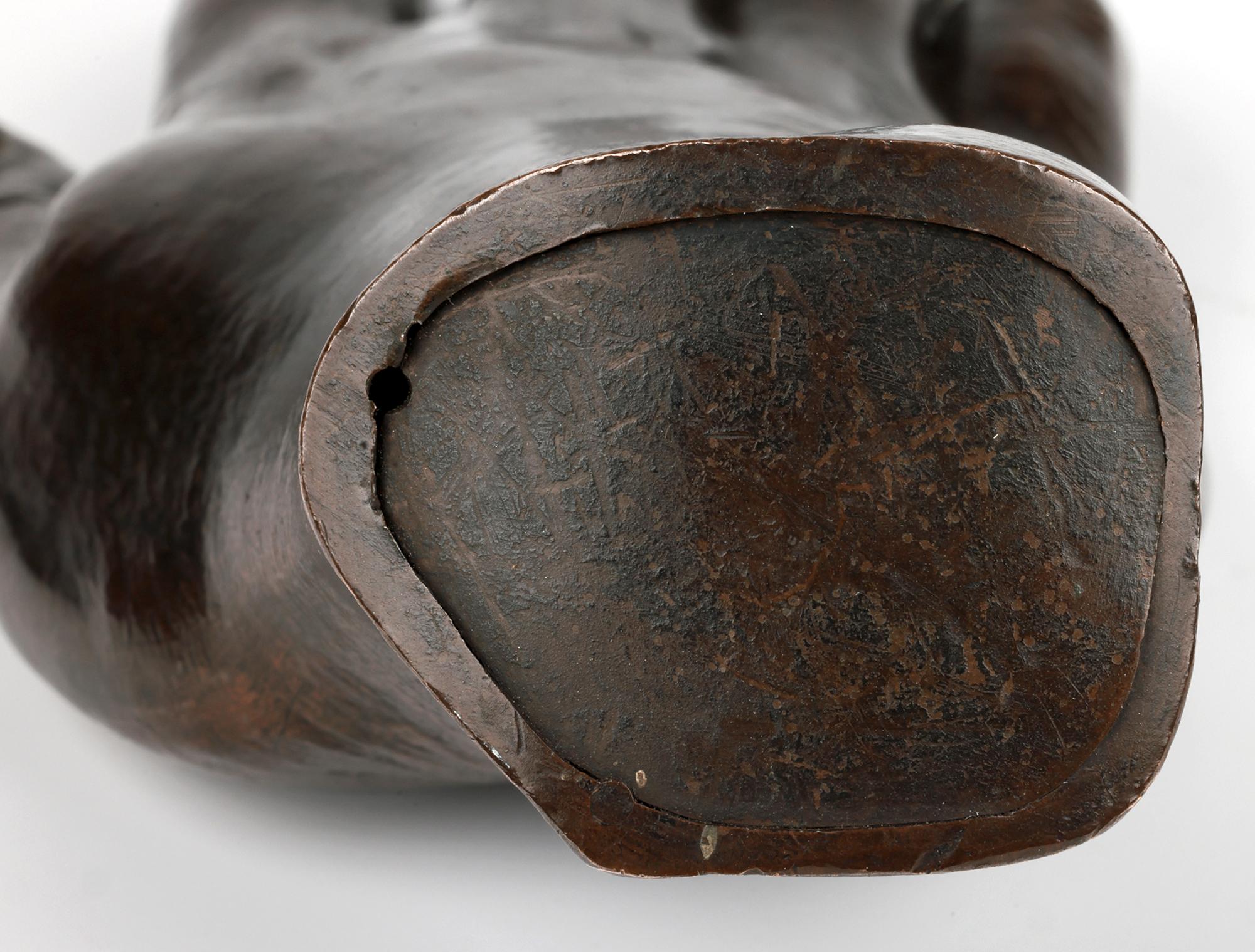 Ungewöhnliche stilvolle antike Bronze menschliche weibliche Hand Skulptur im Angebot 9
