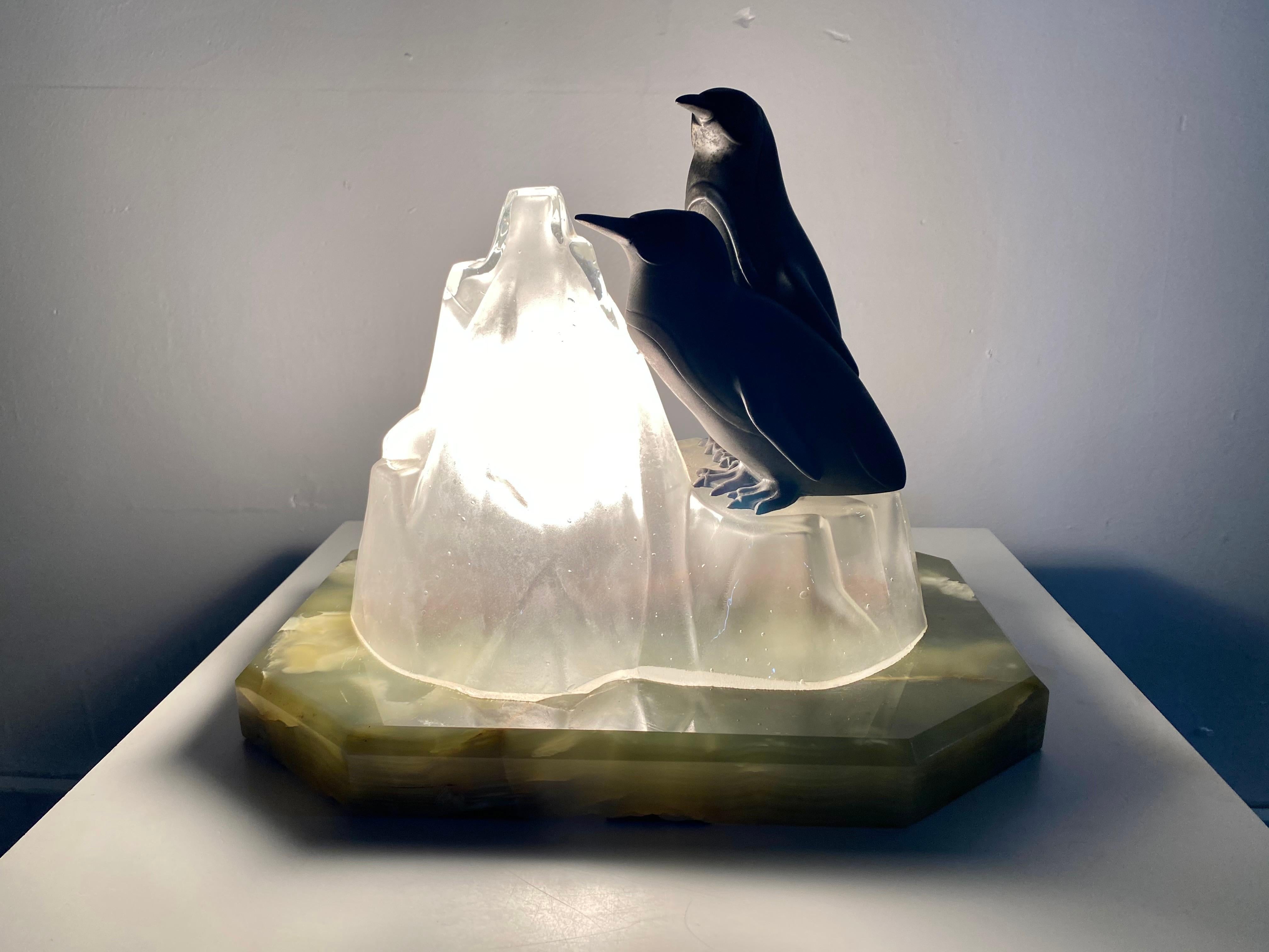 Unusual, Stylized Art Deco Penguin's and Glass Ice Glacier Table Lamp 4