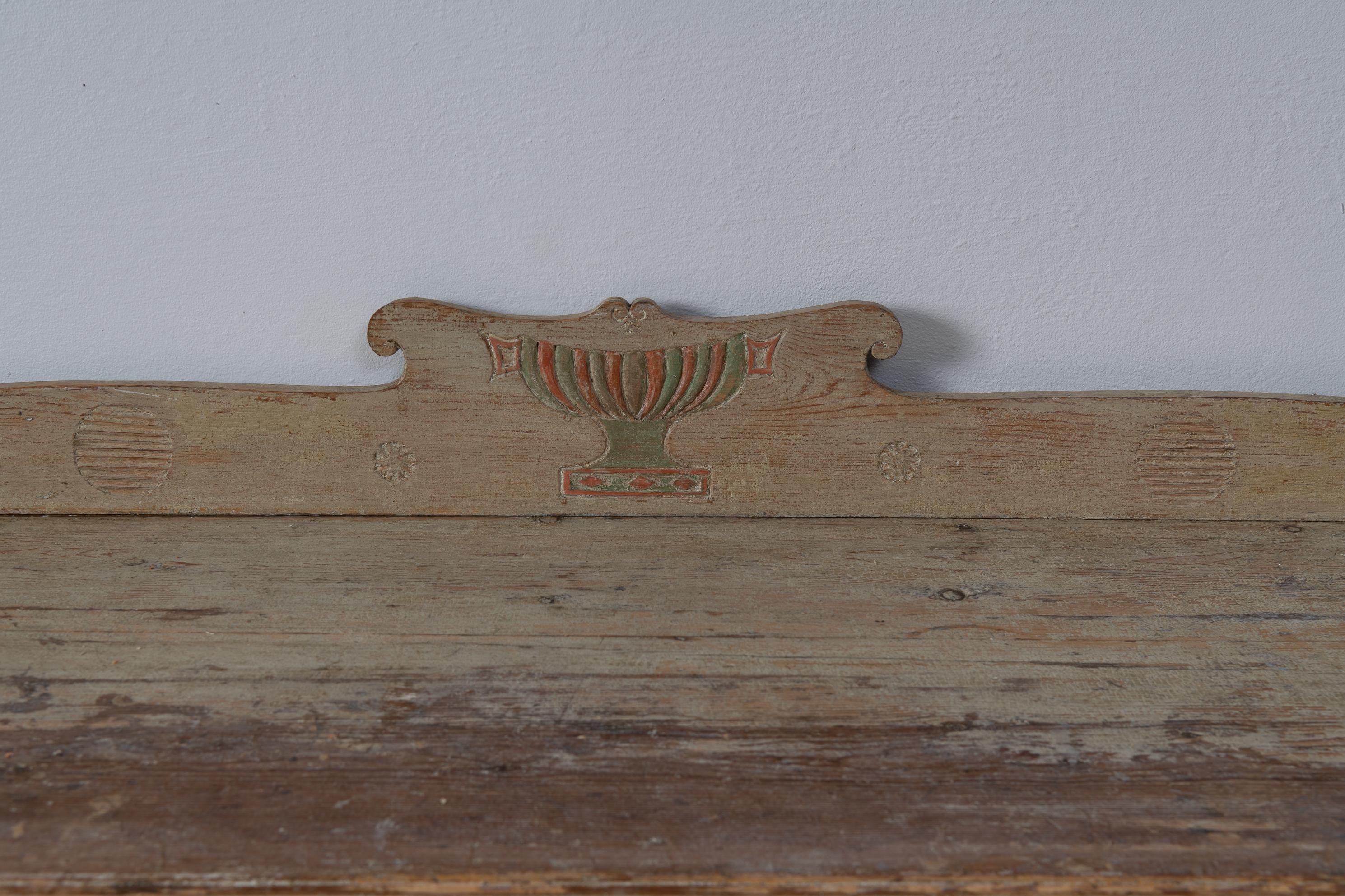 Ungewöhnliches schwedisches Gustavian Empire Sideboard aus Kiefer  im Angebot 4
