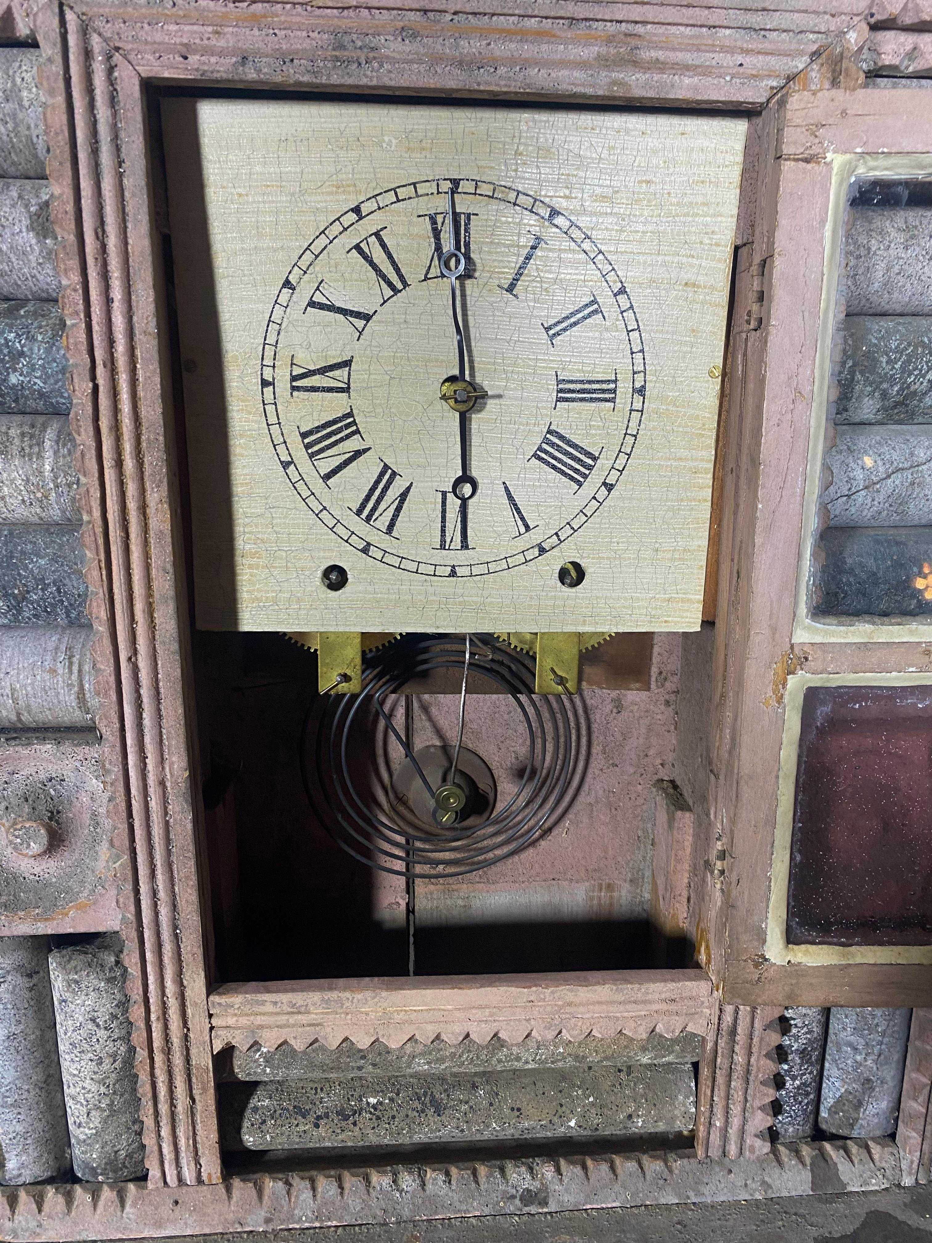 Fin du XIXe siècle Horloge Tramp Art/Artisanat populaire inhabituelle en bois et pierre, sculpture. cabinet. en vente