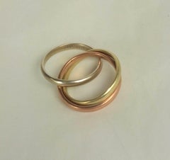 Unusual Tricolor Gold Rolling Ring