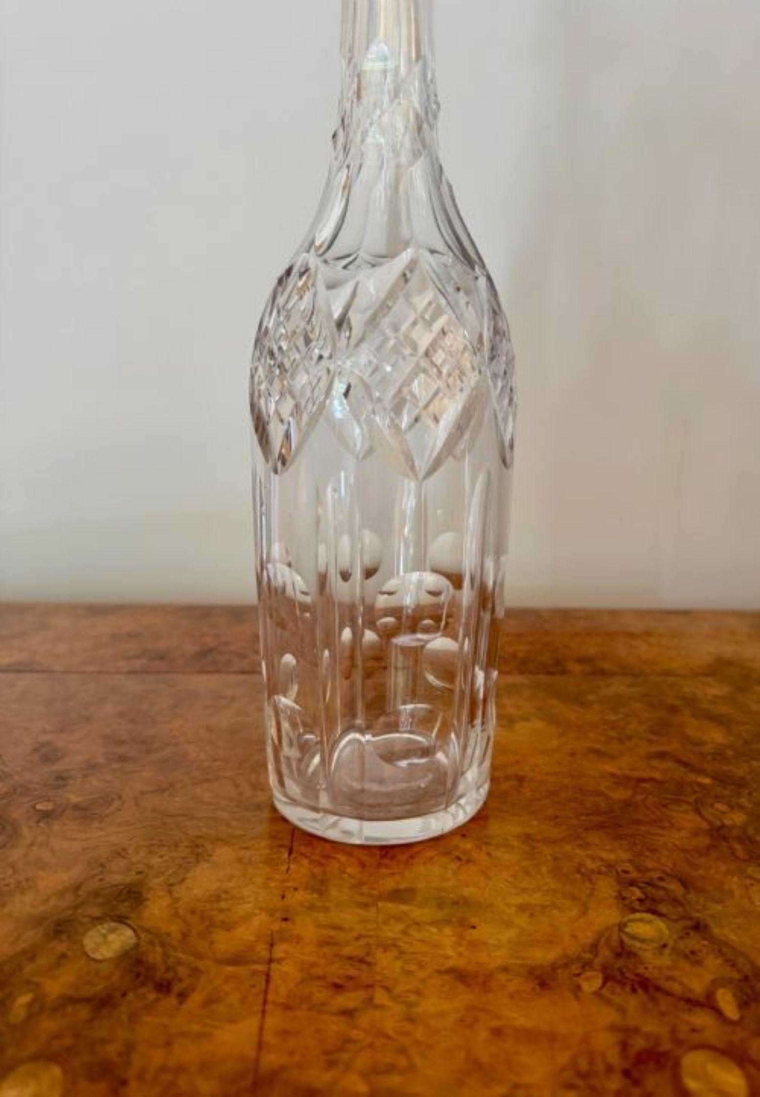 Britannique Trio inhabituel de carafes anciennes en verre taillé de l'époque édouardienne en vente